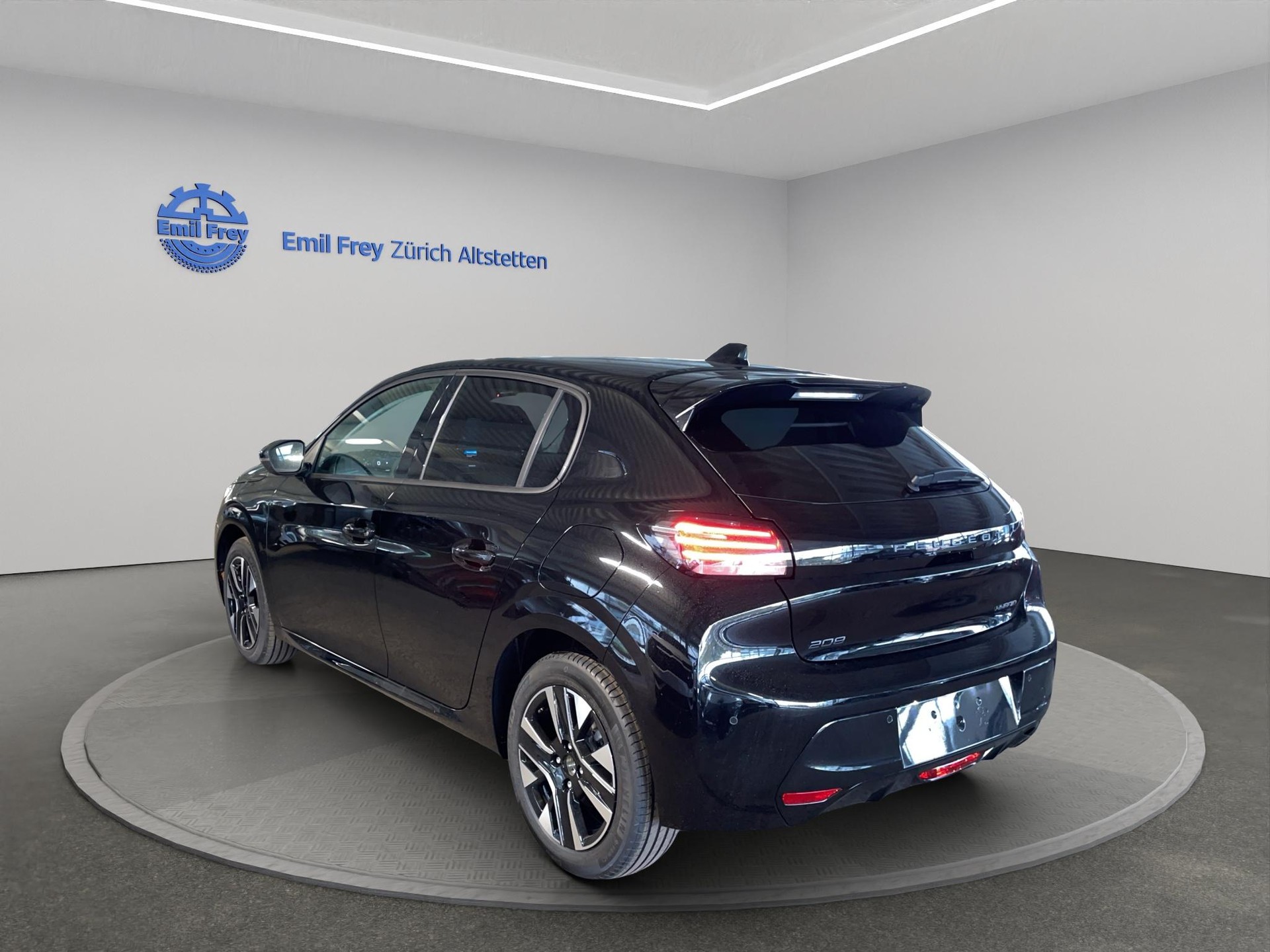 PEUGEOT 208 1.2 Hybrid Style-image-2