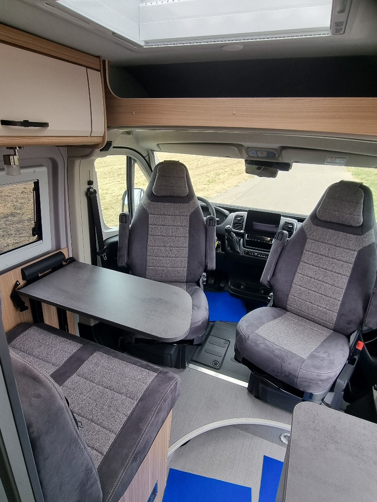 PÖSSL Summit 600L ( Längsbetten ) AUTARK !!!-showroom-element-1