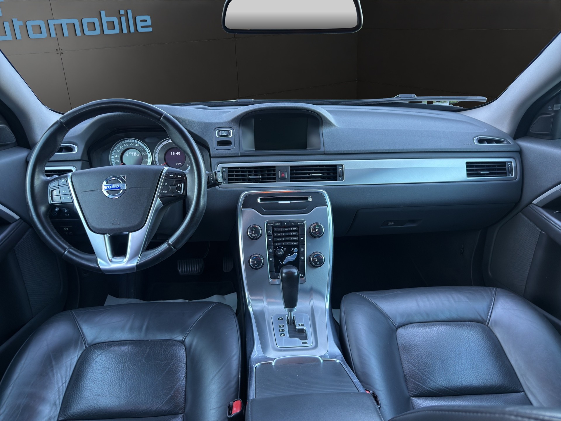 VOLVO V70 D5 AWD OceanRace Geartronic-image-3