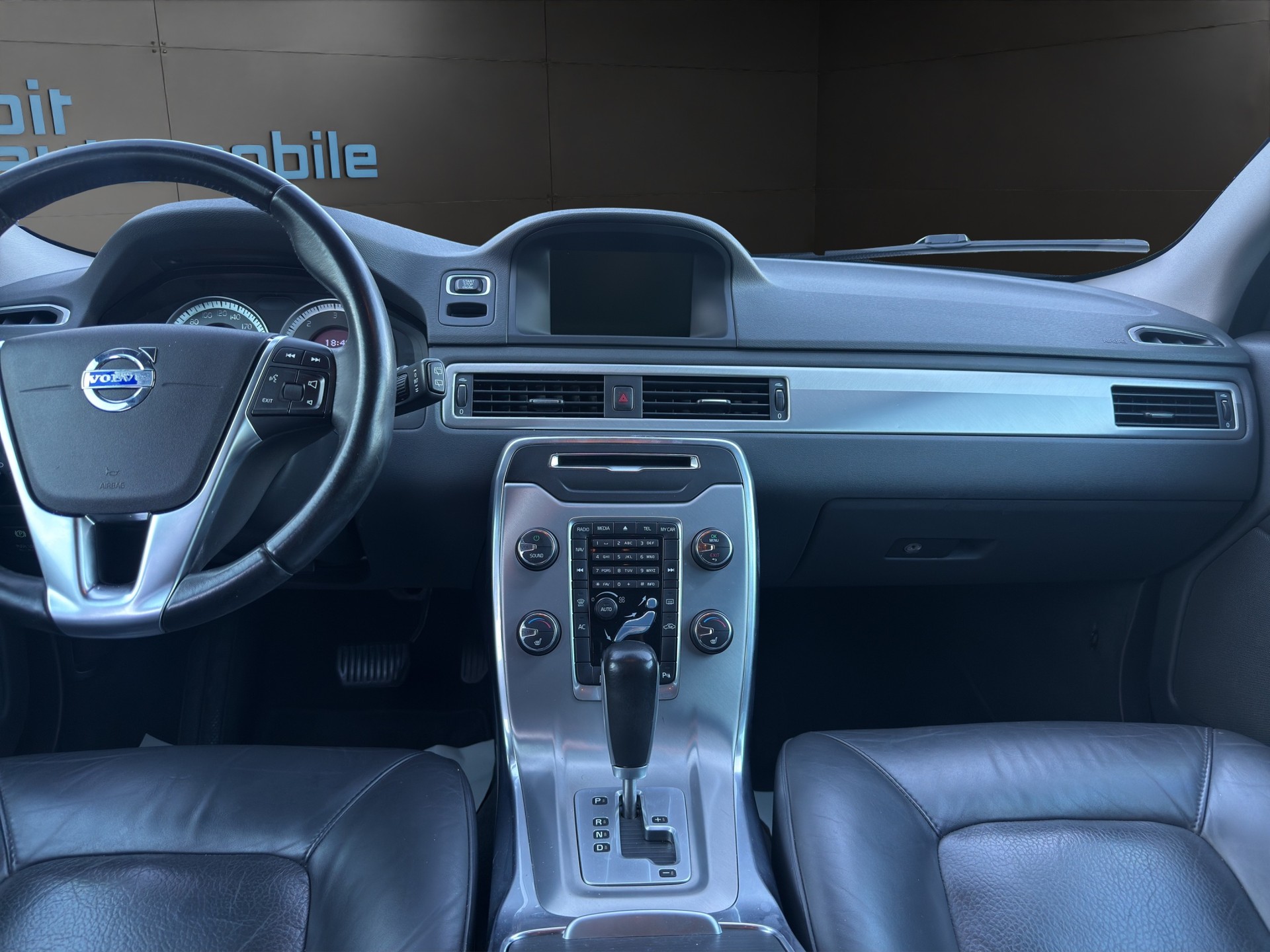 VOLVO V70 D5 AWD OceanRace Geartronic-image-12
