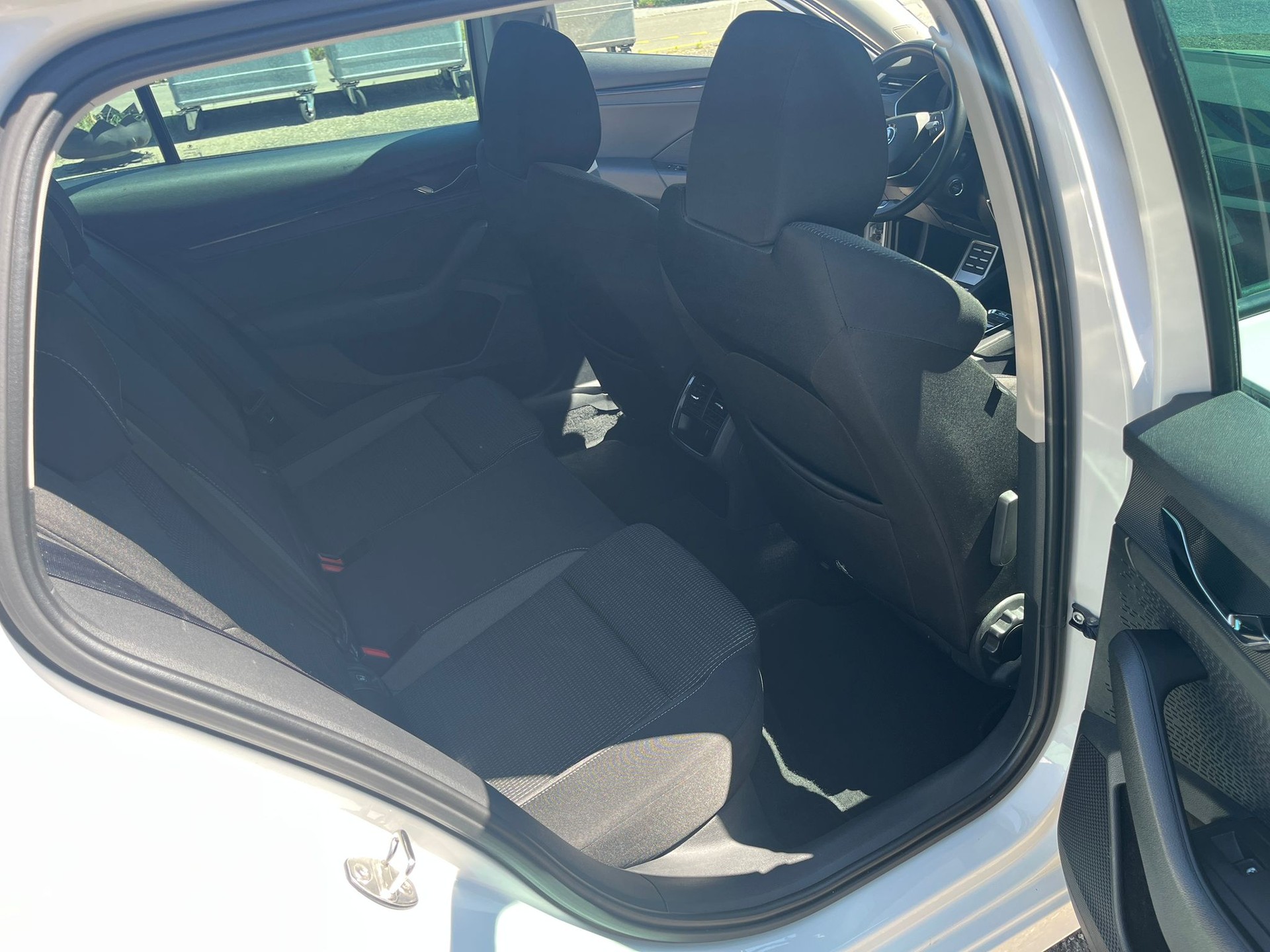 SKODA 2.0 TDI Ambition 4x4 DSG-image-8