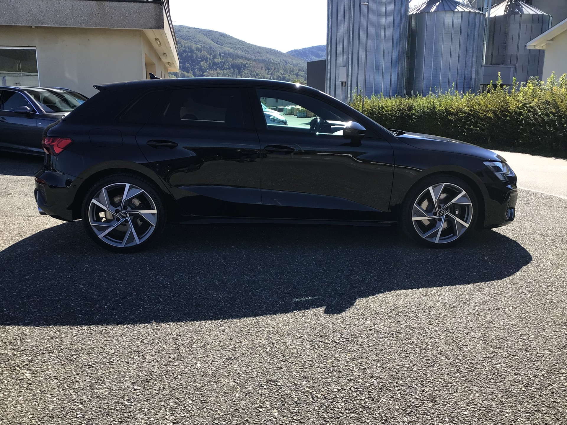 AUDI S3 Sportback 2.0 TFSI quattro S-tronic-image-3