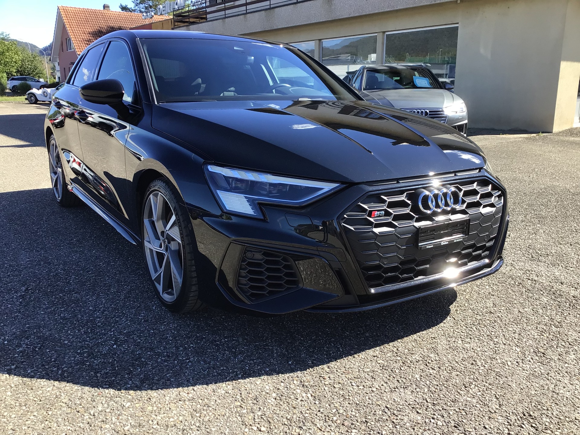 AUDI S3 Sportback 2.0 TFSI quattro S-tronic-image-2