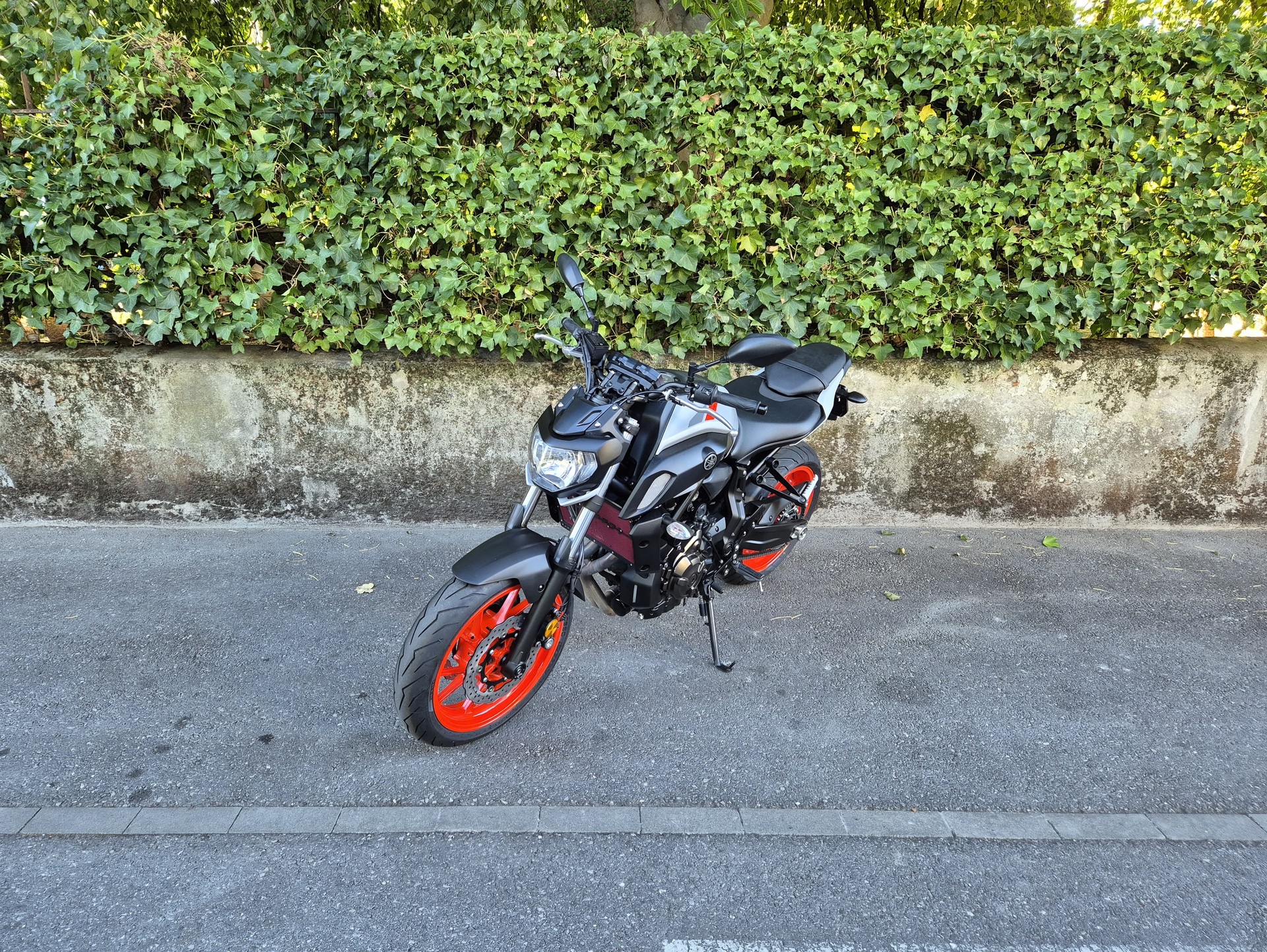 YAMAHA MT-07 ABS (35kW)-showroom-element-3