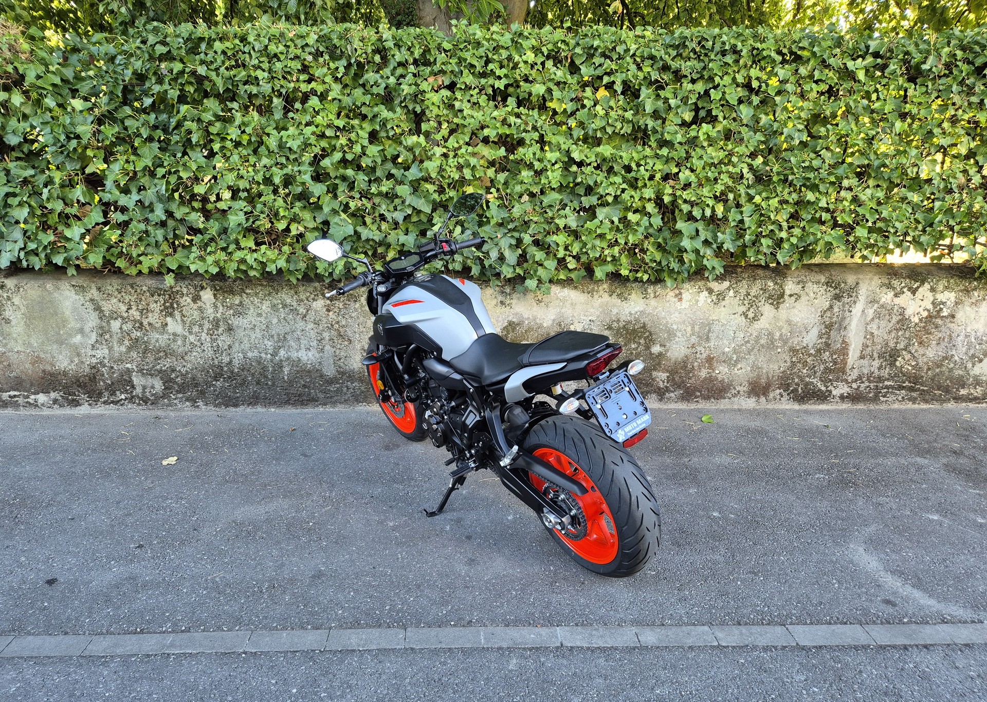 YAMAHA MT-07 ABS (35kW)-showroom-element-1