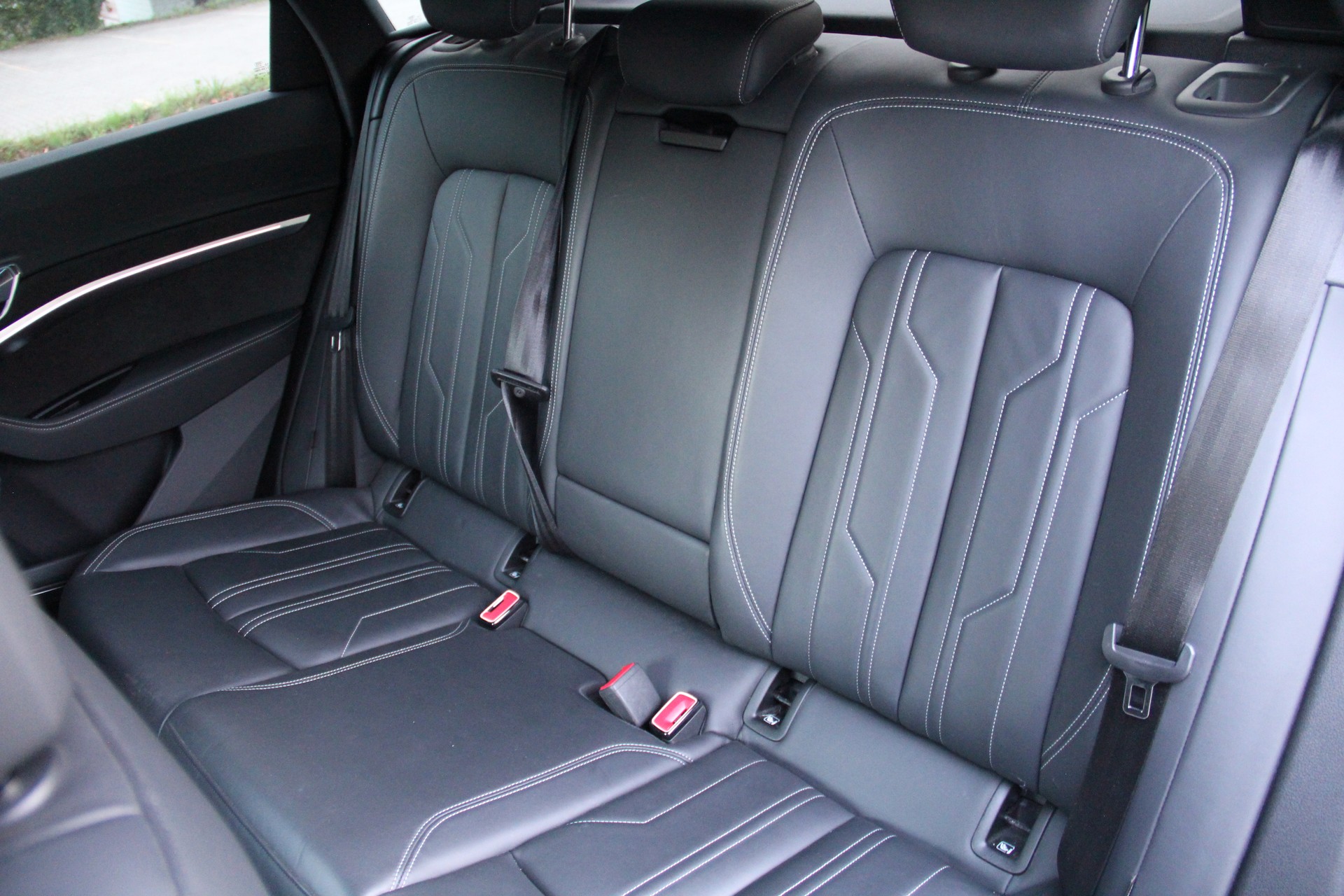 AUDI e-tron 55 Sportback S Line Black Edition quattro-image-12