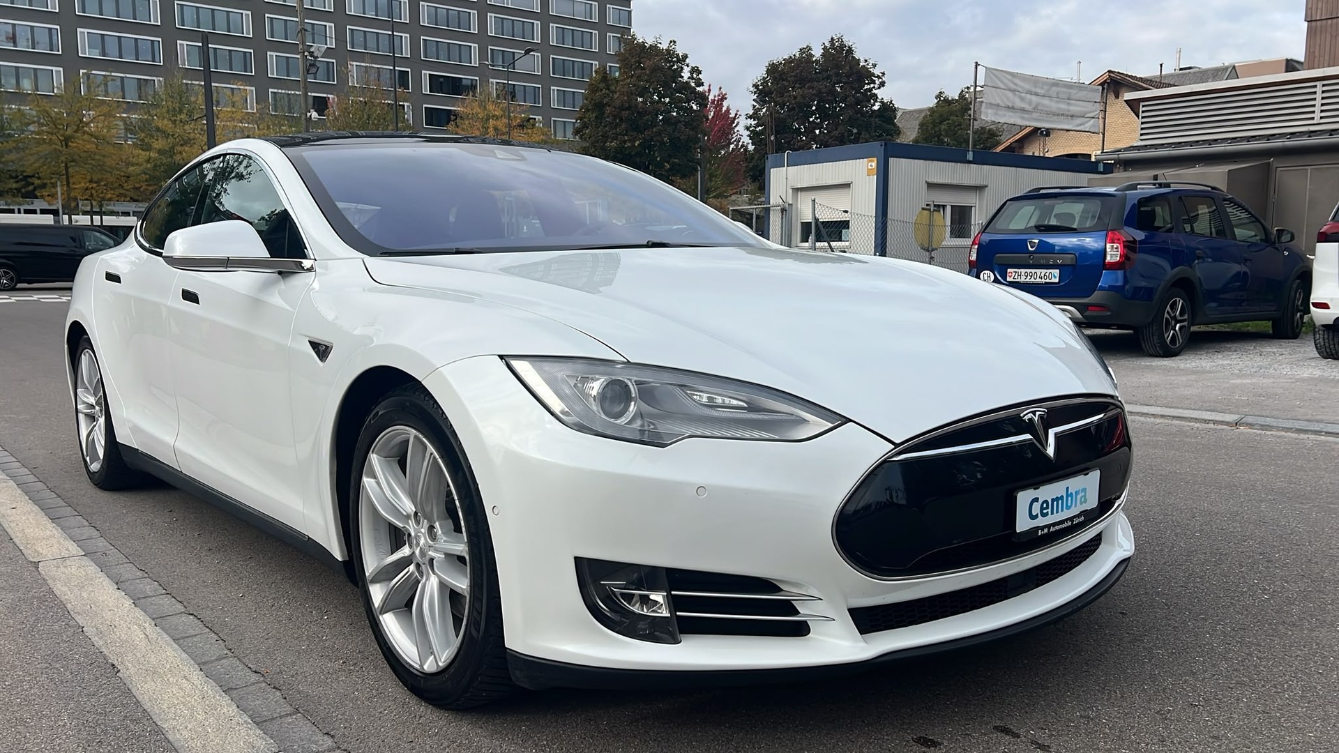 TESLA Model S 85 D-image-2