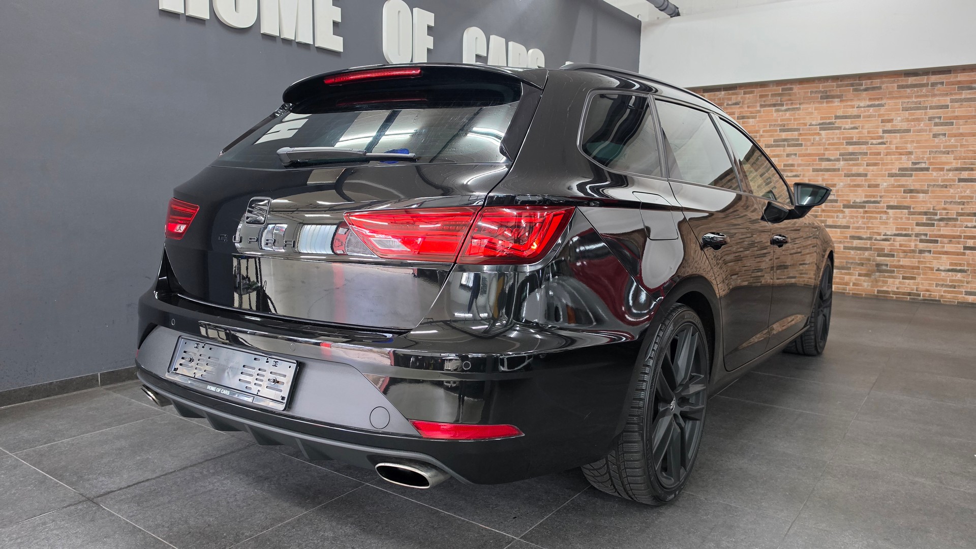 SEAT Leon ST 2.0 TSI Cupra 300 4 Drive DSG-image-10