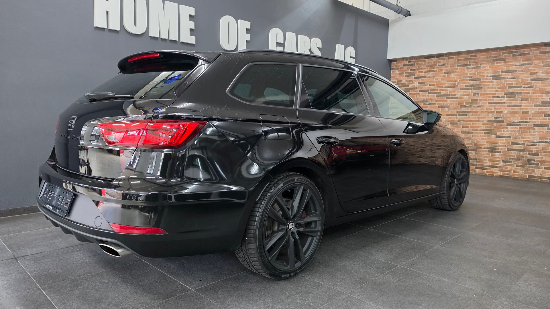 SEAT Leon ST 2.0 TSI Cupra 300 4 Drive DSG-image-11