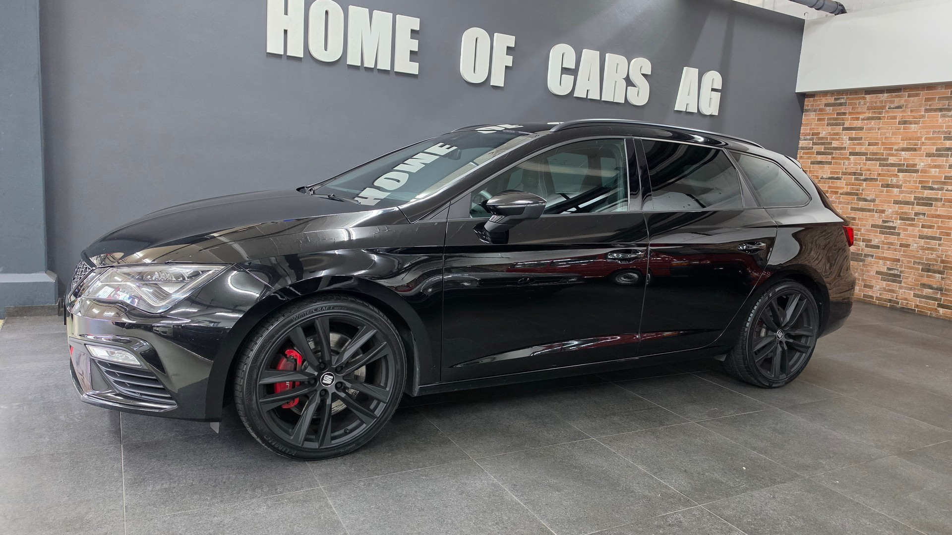 SEAT Leon ST 2.0 TSI Cupra 300 4 Drive DSG-image-3
