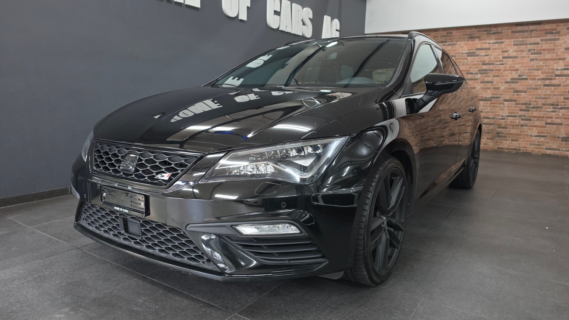 SEAT Leon ST 2.0 TSI Cupra 300 4 Drive DSG-image-0