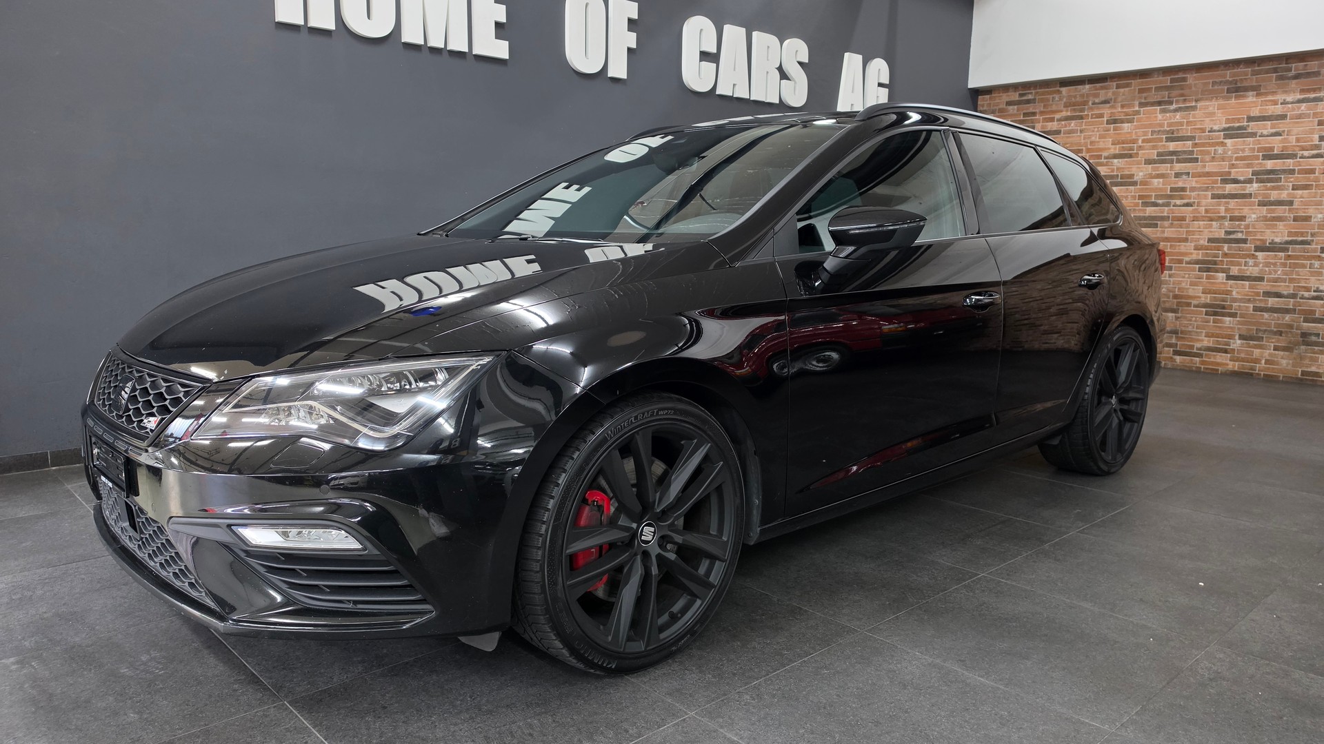 SEAT Leon ST 2.0 TSI Cupra 300 4 Drive DSG-image-2