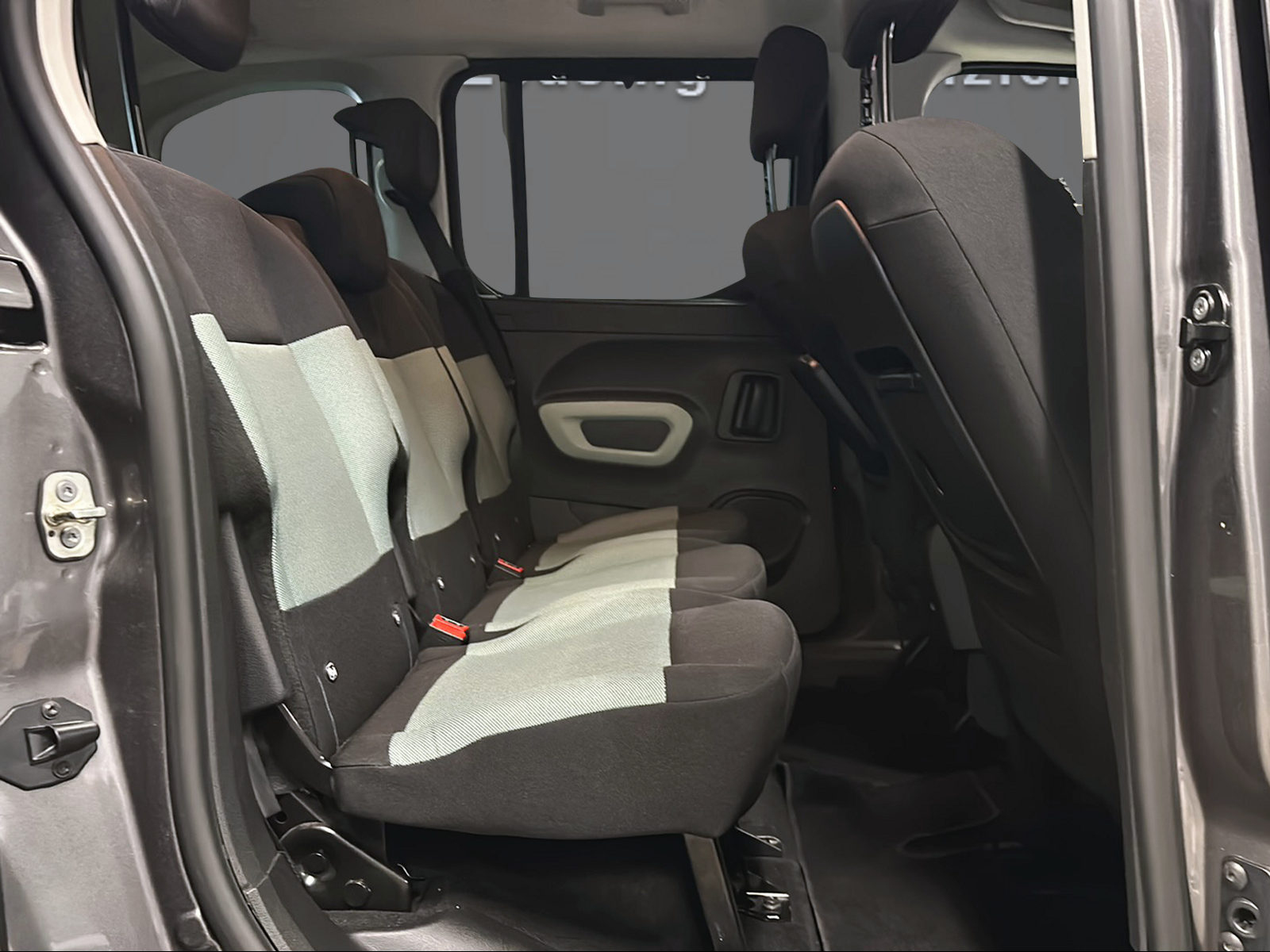 CITROEN Berlingo 1.2i PureTech Feel Pack EAT8-image-10