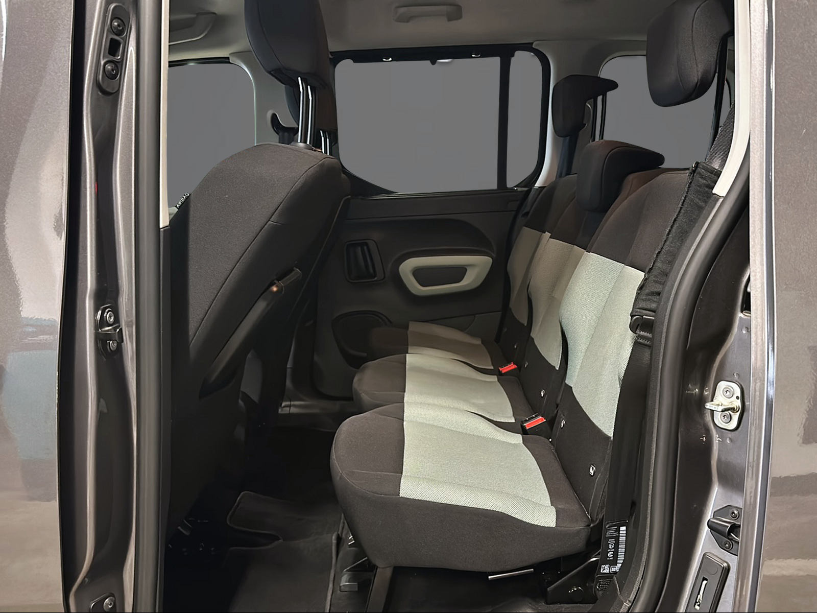 CITROEN Berlingo 1.2i PureTech Feel Pack EAT8-image-11
