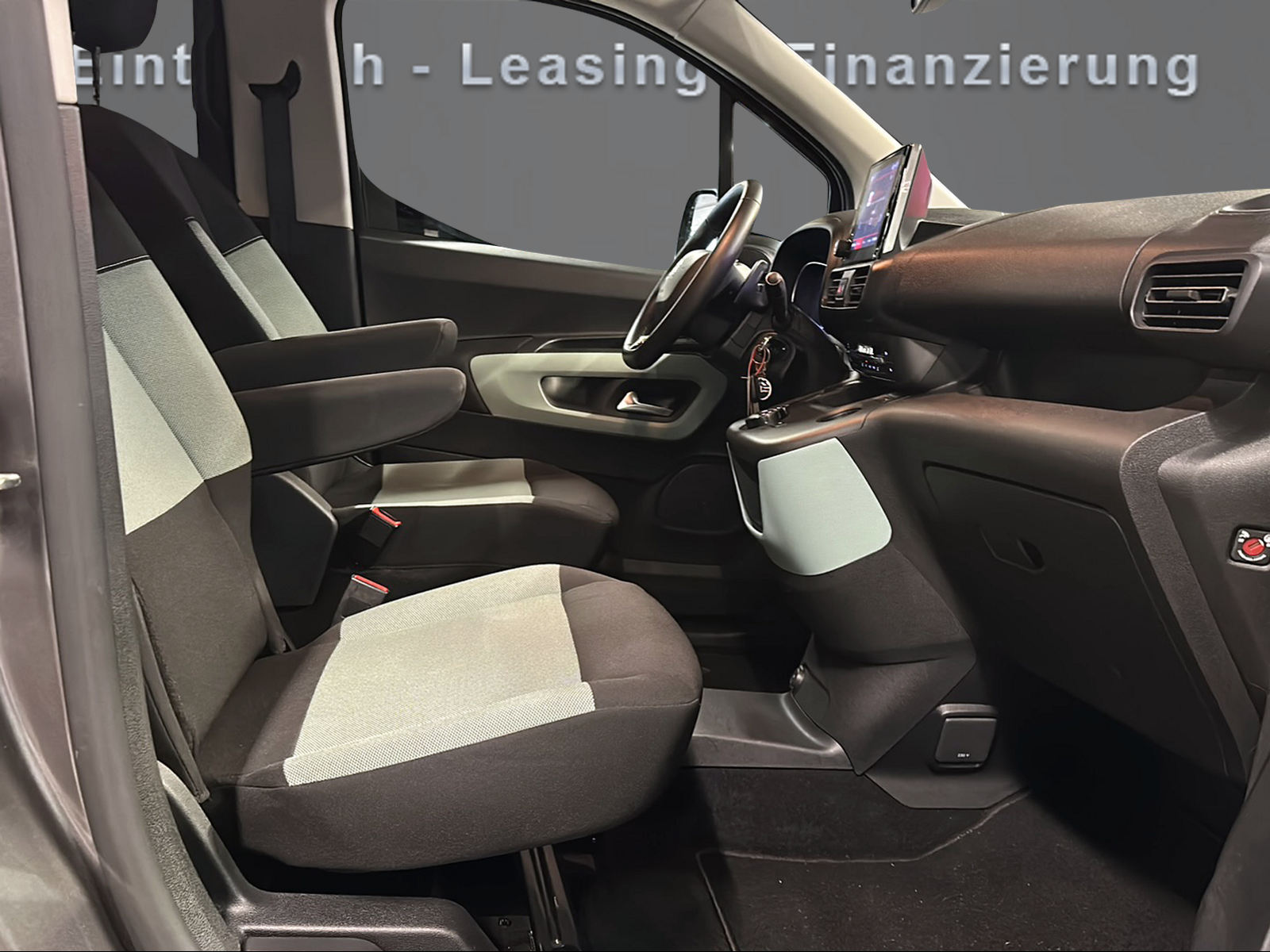 CITROEN Berlingo 1.2i PureTech Feel Pack EAT8-image-9