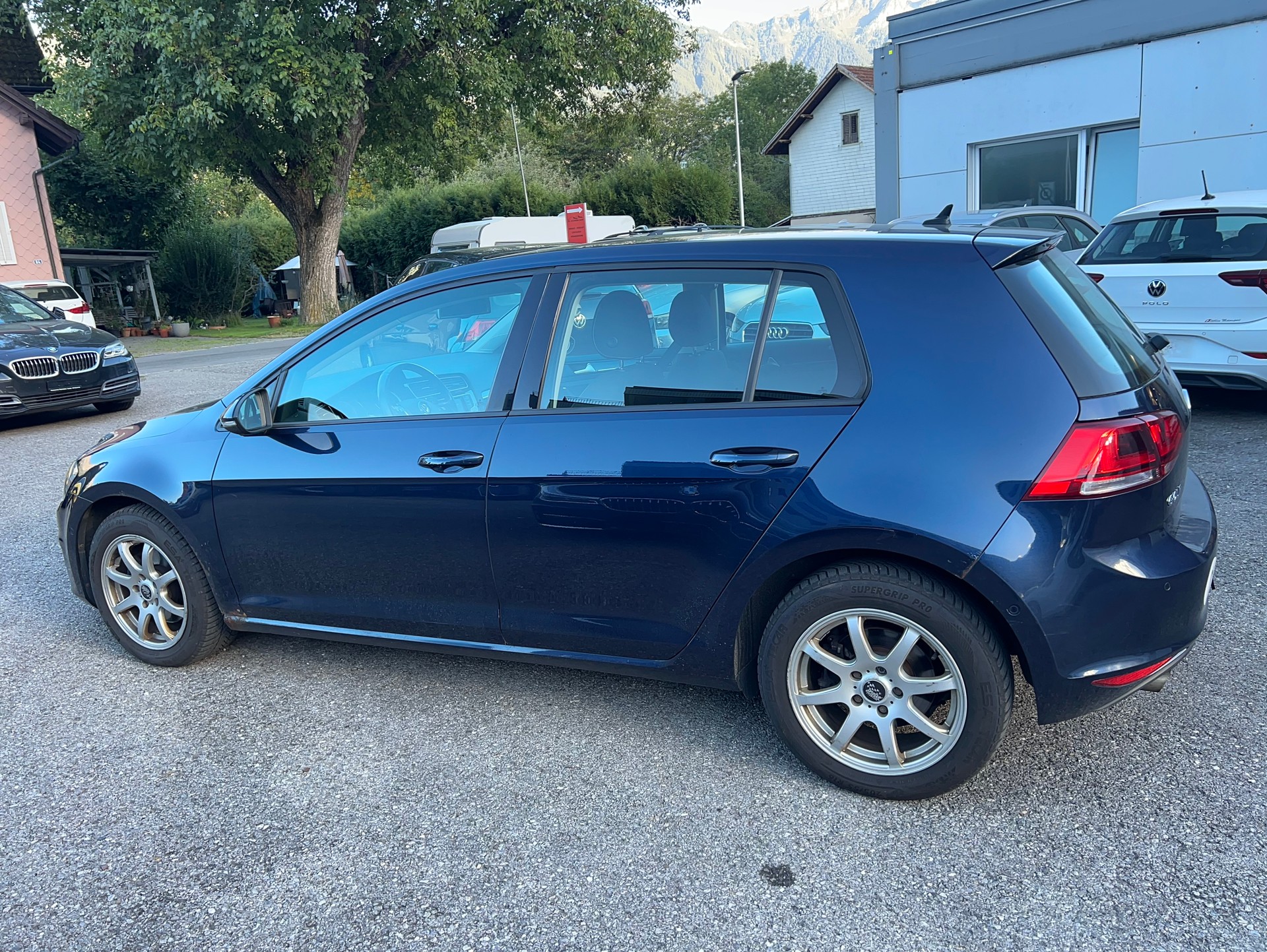 VW Golf 2.0 TDI Comfortline 4Motion-image-9