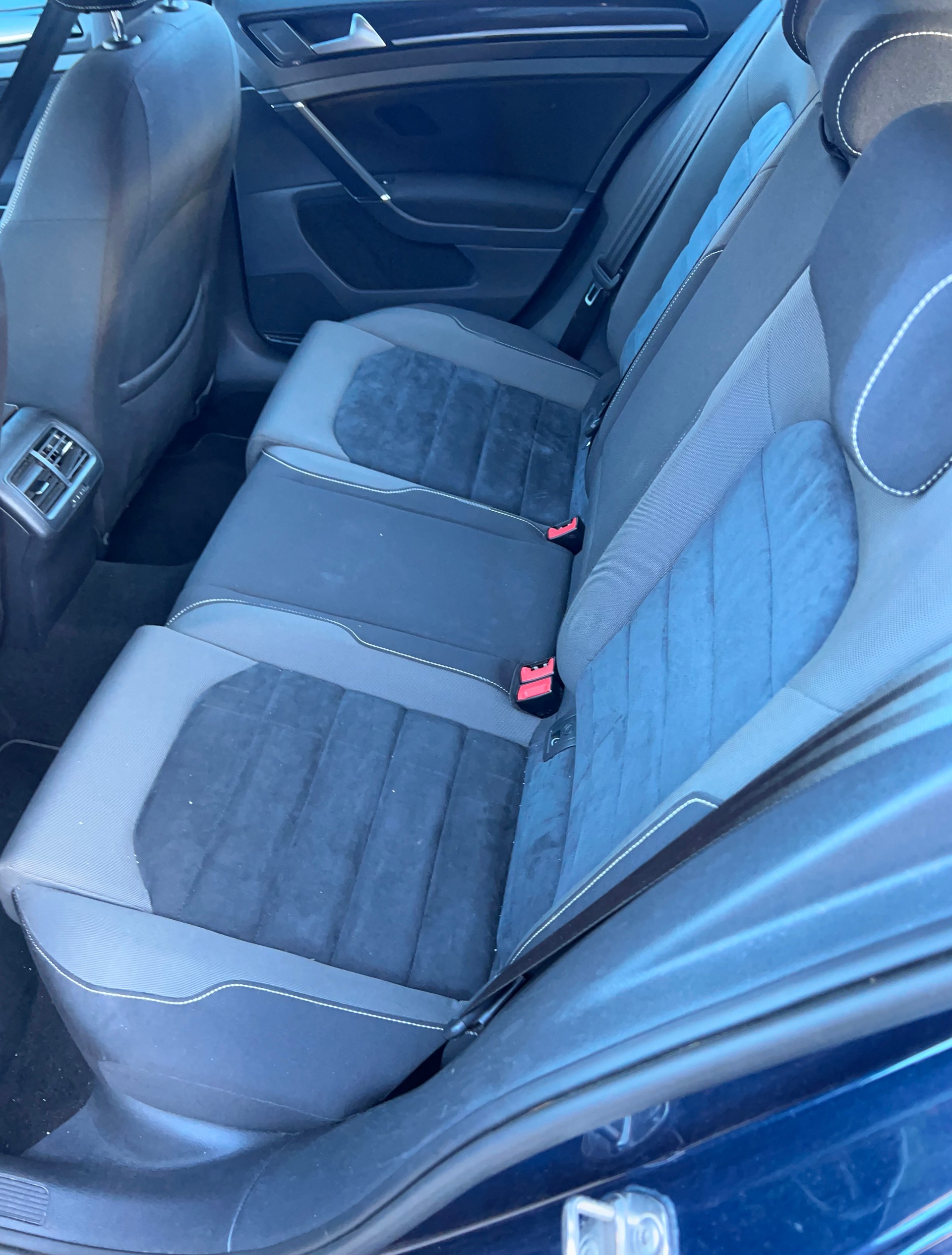 VW Golf 2.0 TDI Comfortline 4Motion-image-6