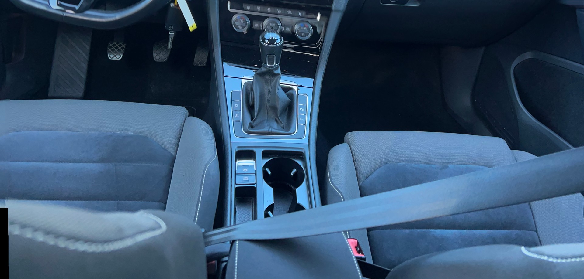 VW Golf 2.0 TDI Comfortline 4Motion-image-7