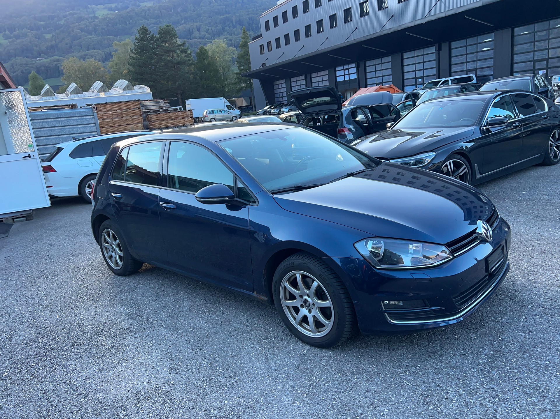 VW Golf 2.0 TDI Comfortline 4Motion-image-1
