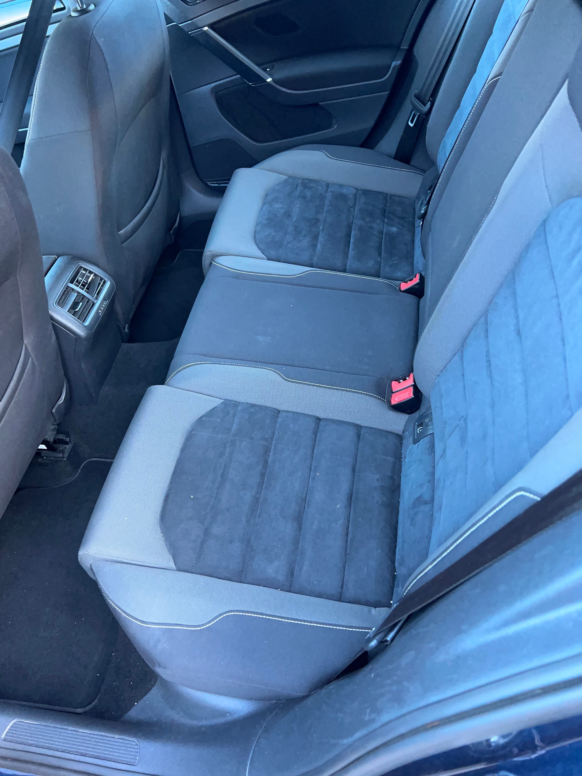 VW Golf 2.0 TDI Comfortline 4Motion-image-11