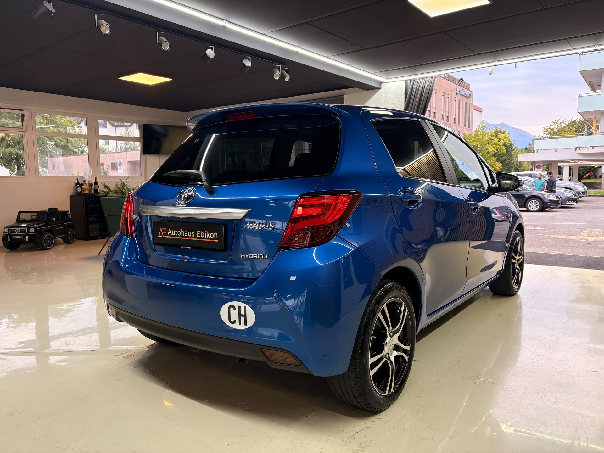 TOYOTA Yaris 1.5 VVT-i Hybrid Sol Premium e-CVT-image-5