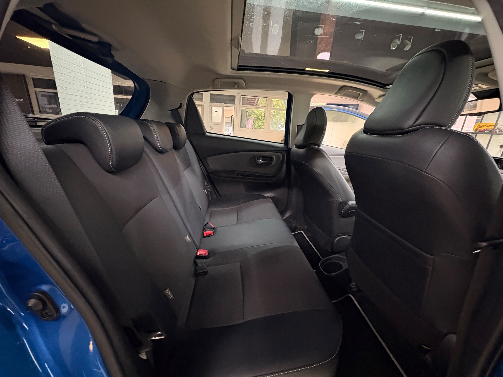 TOYOTA Yaris 1.5 VVT-i Hybrid Sol Premium e-CVT-image-10