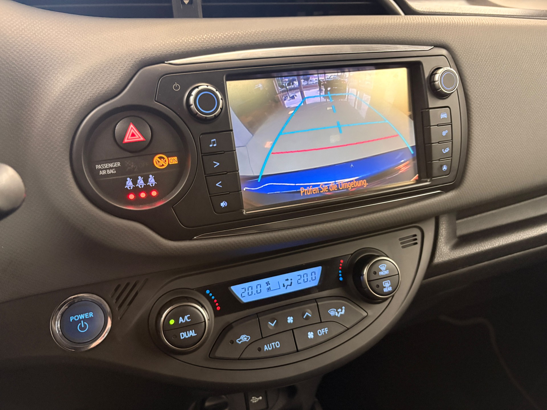 TOYOTA Yaris 1.5 VVT-i Hybrid Sol Premium e-CVT-image-11