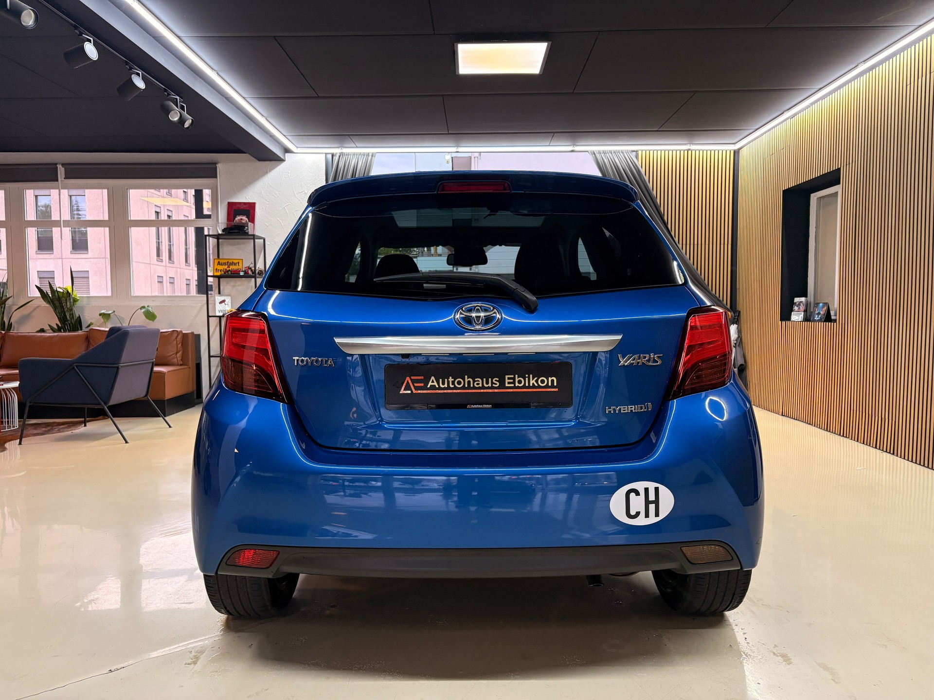 TOYOTA Yaris 1.5 VVT-i Hybrid Sol Premium e-CVT-image-4