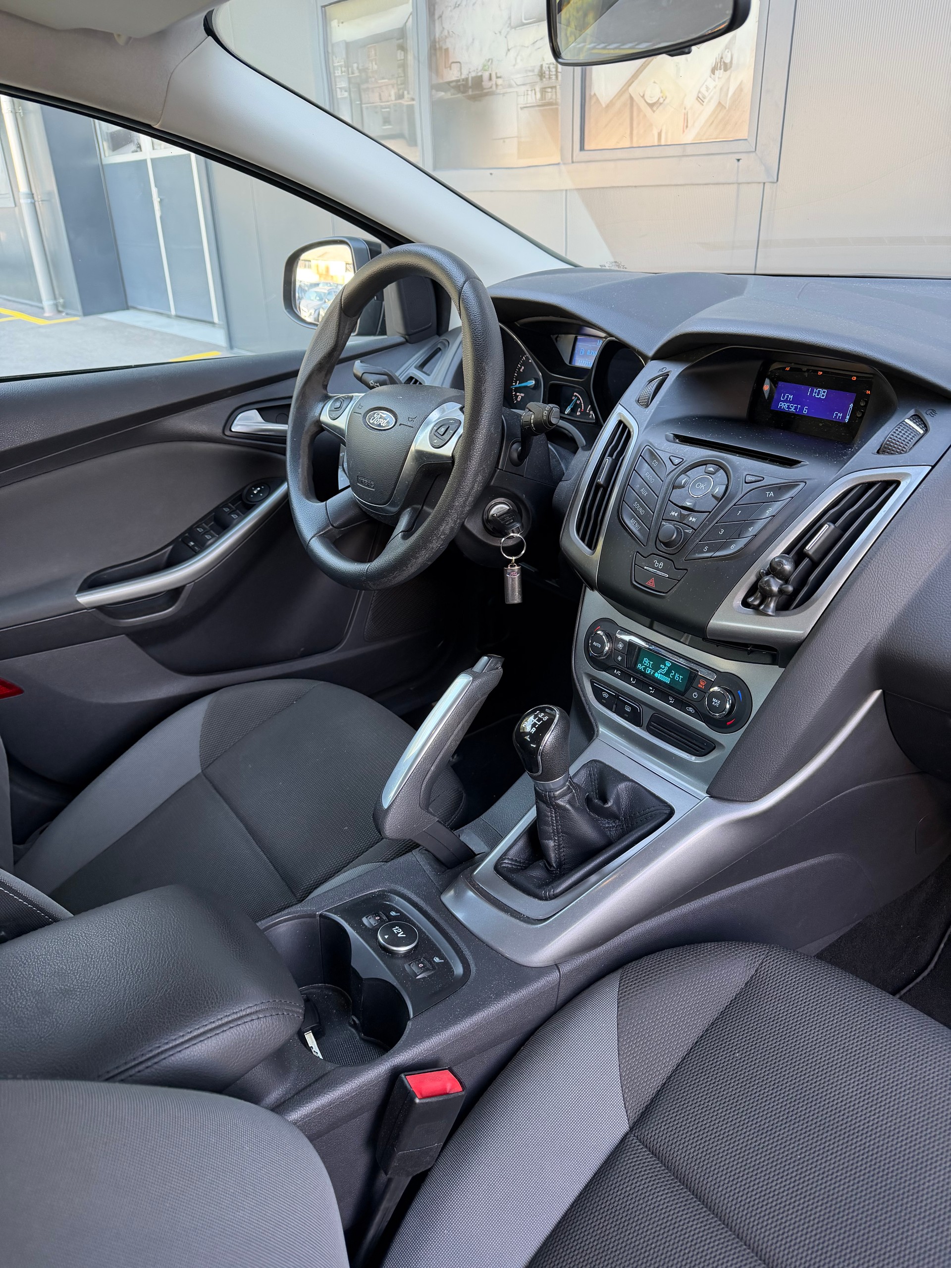FORD Focus 1.6i VCT Titanium-image-11
