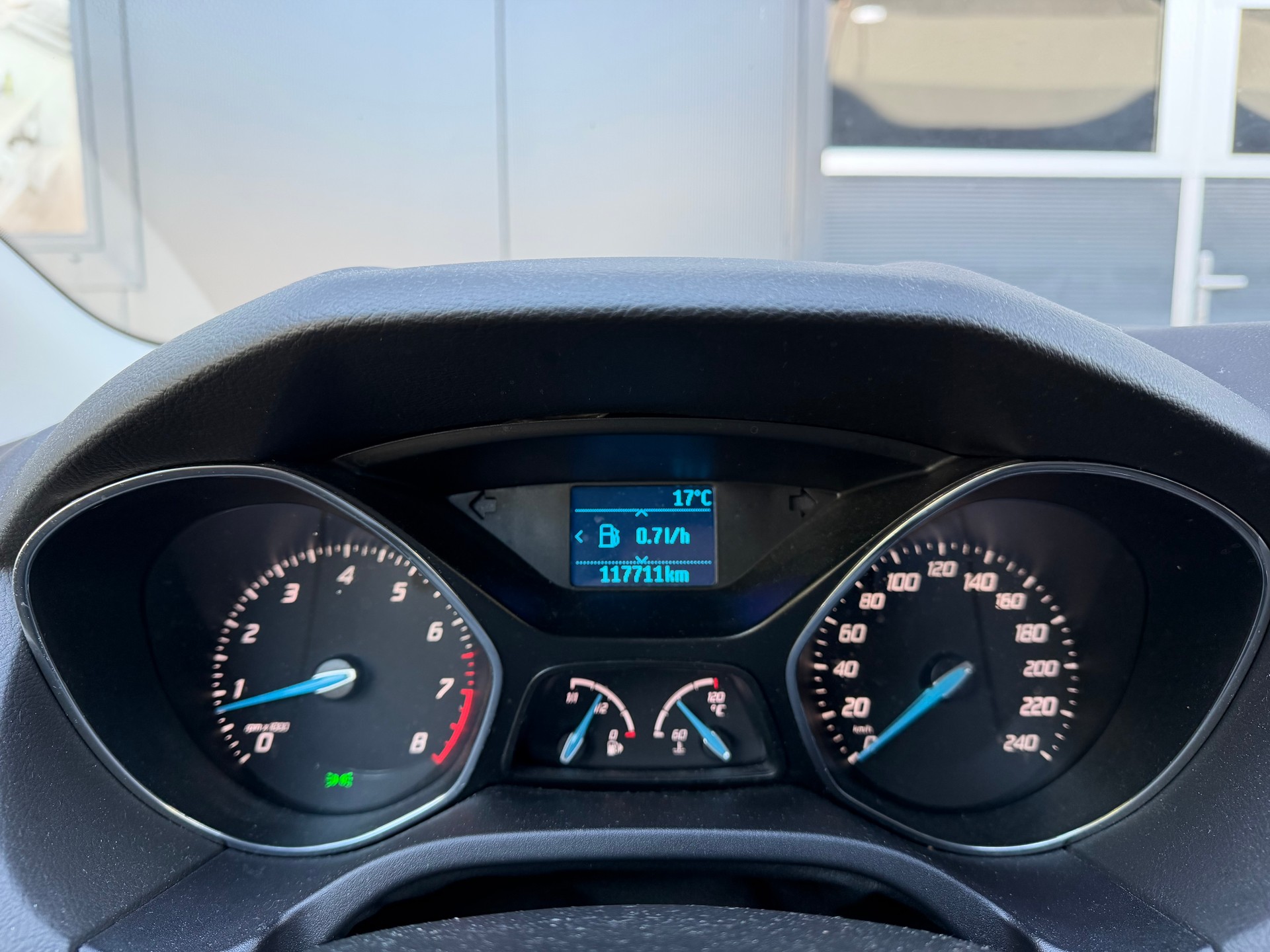 FORD Focus 1.6i VCT Titanium-image-13