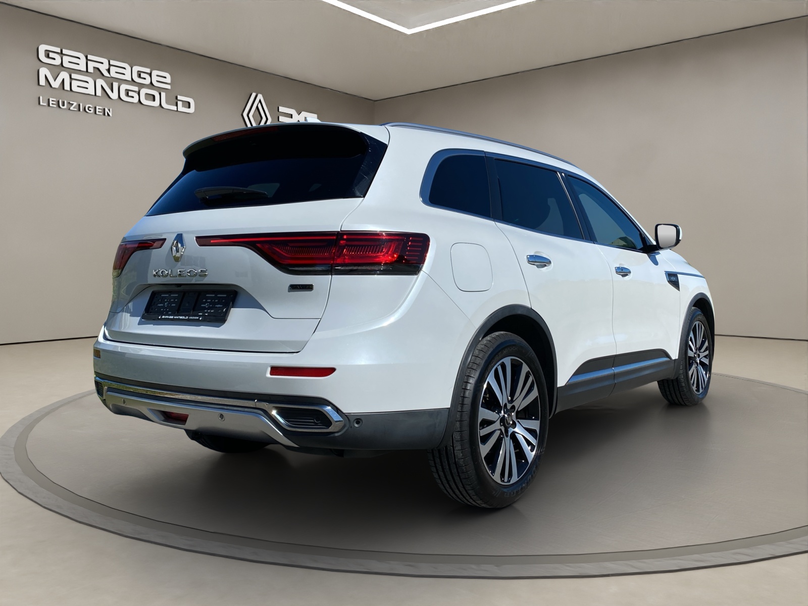 RENAULT Koleos 2.0 dCi Initiale Paris 4WD Xtronic CVT-image-4