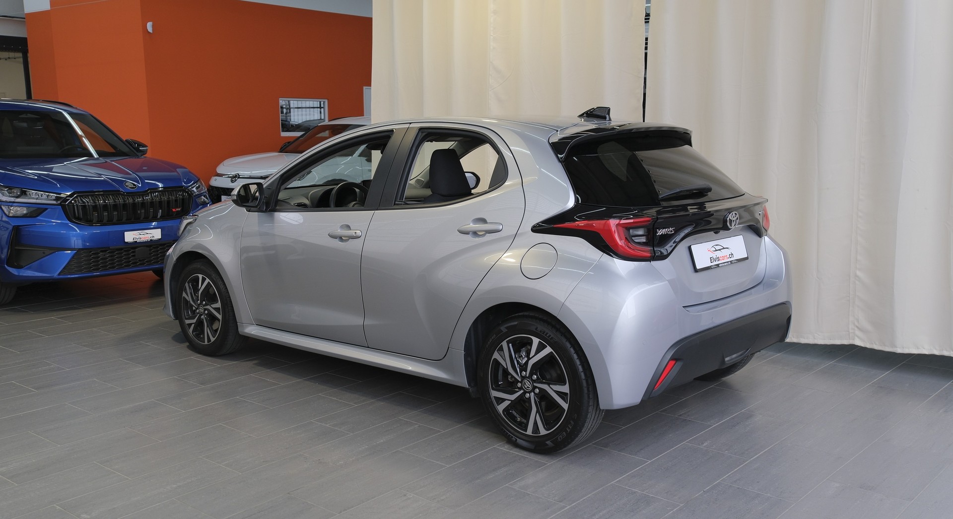 TOYOTA Yaris 1.5 Trend e-CVT-image-8