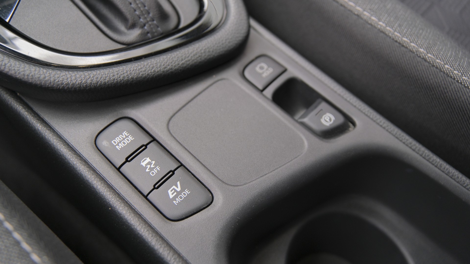 TOYOTA Yaris 1.5 Trend e-CVT-image-19