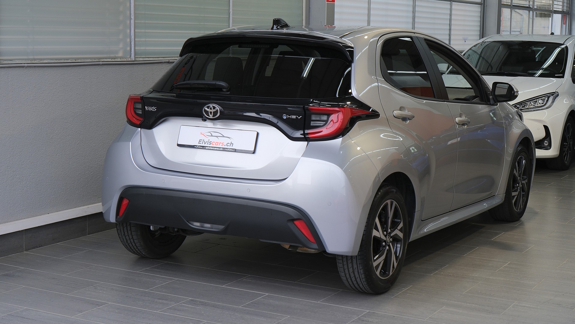 TOYOTA Yaris 1.5 Trend e-CVT-image-23