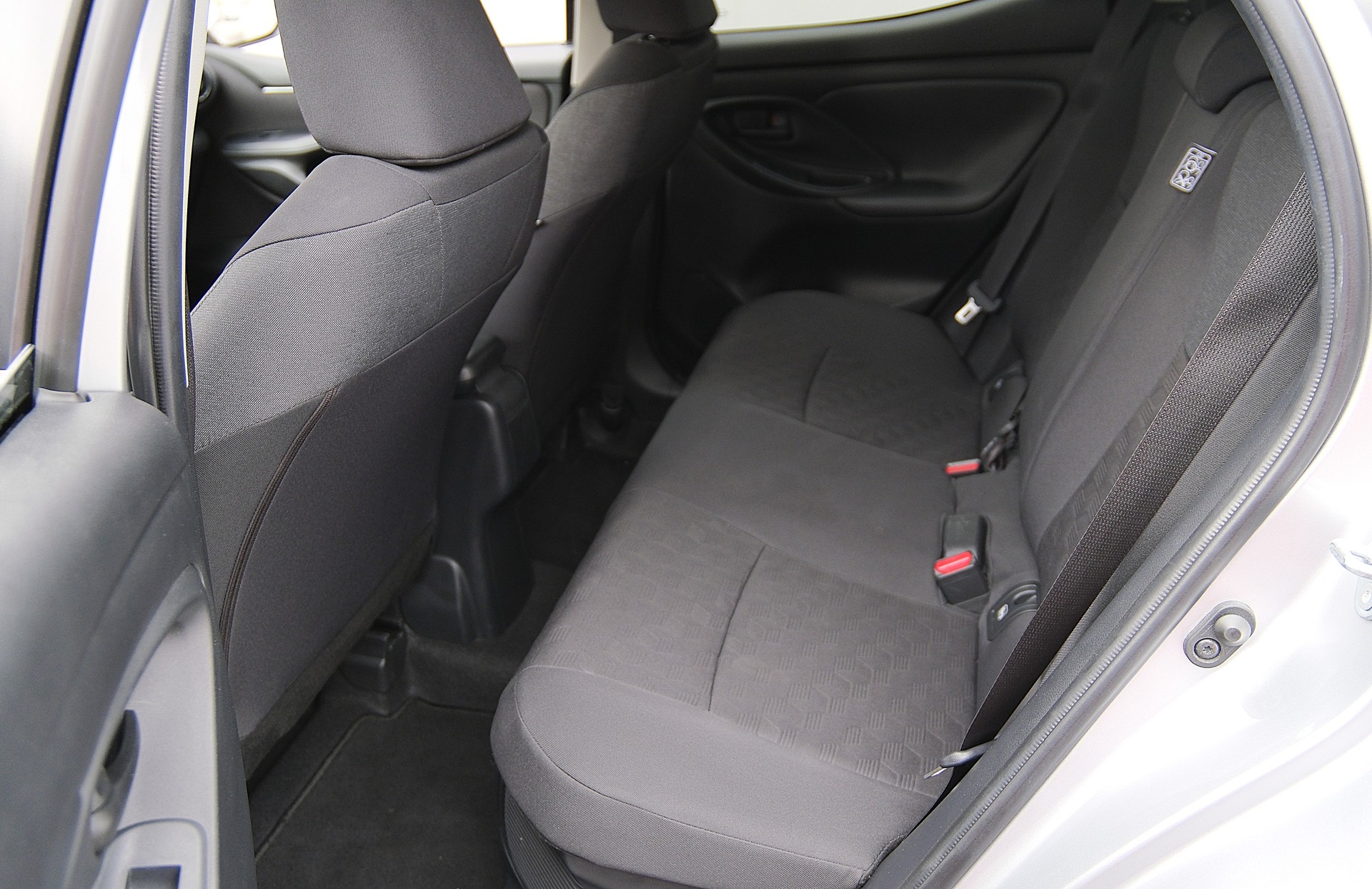 TOYOTA Yaris 1.5 Trend e-CVT-image-21