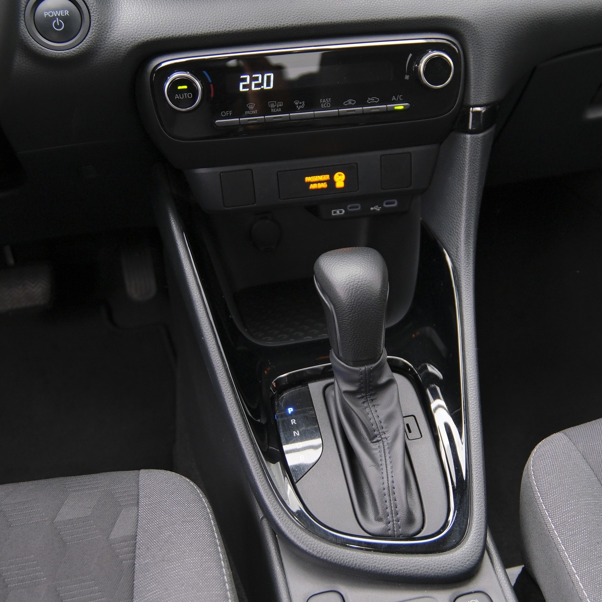 TOYOTA Yaris 1.5 Trend e-CVT-image-20