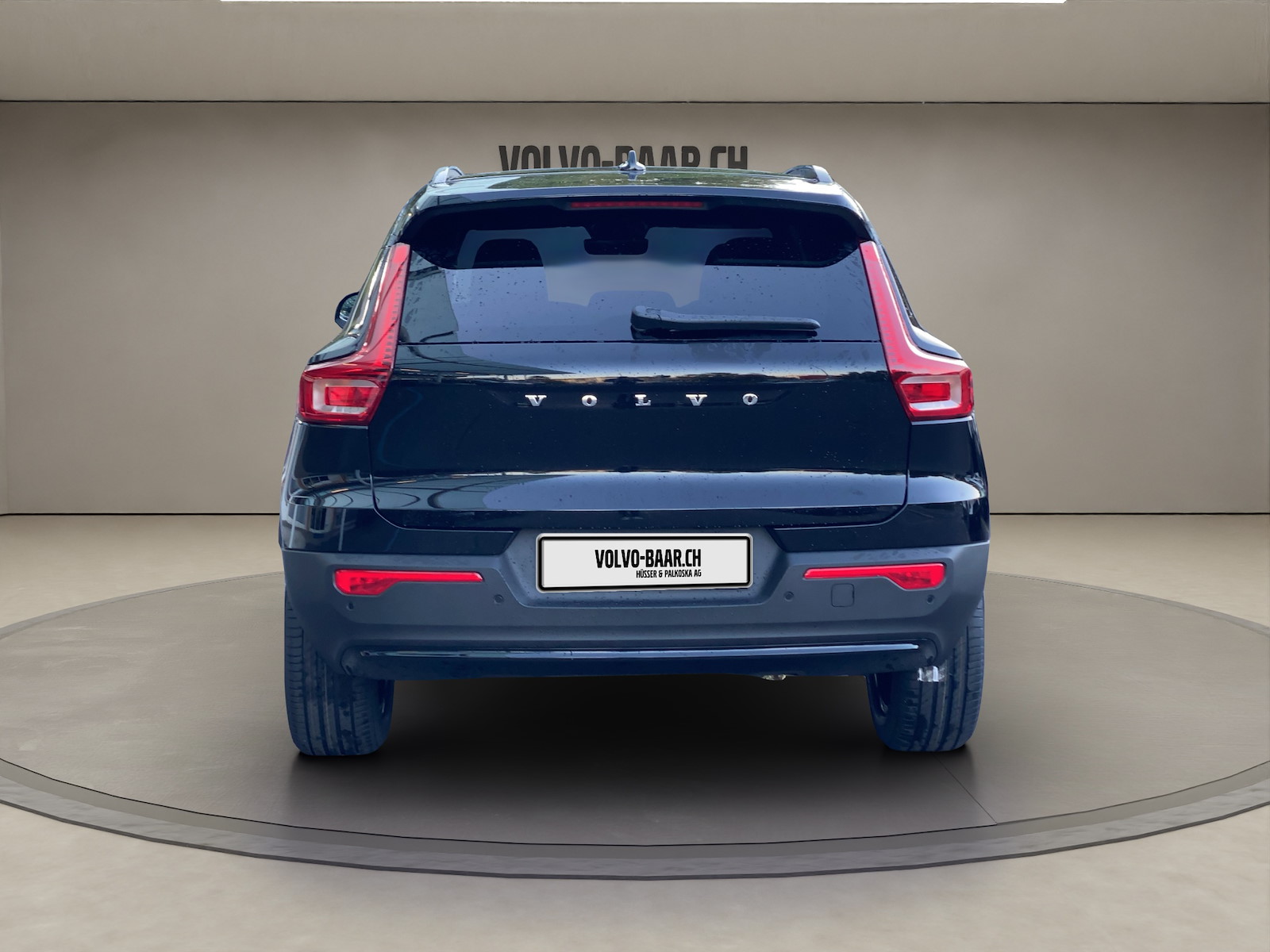 VOLVO XC40 2.0 B3 MH Plus Dark-image-3