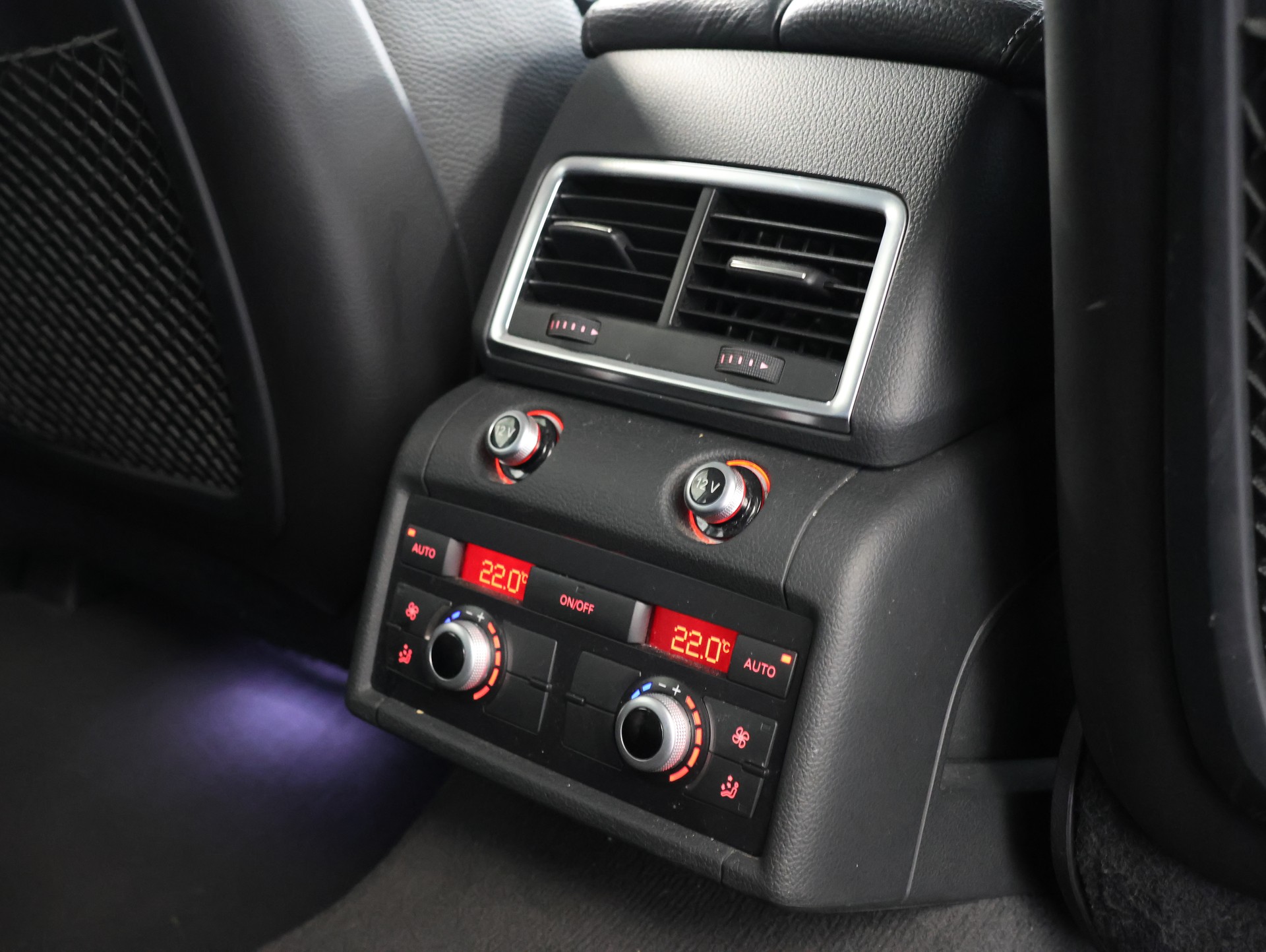 AUDI Q7 3.0 TDI quattro tiptronic-image-15