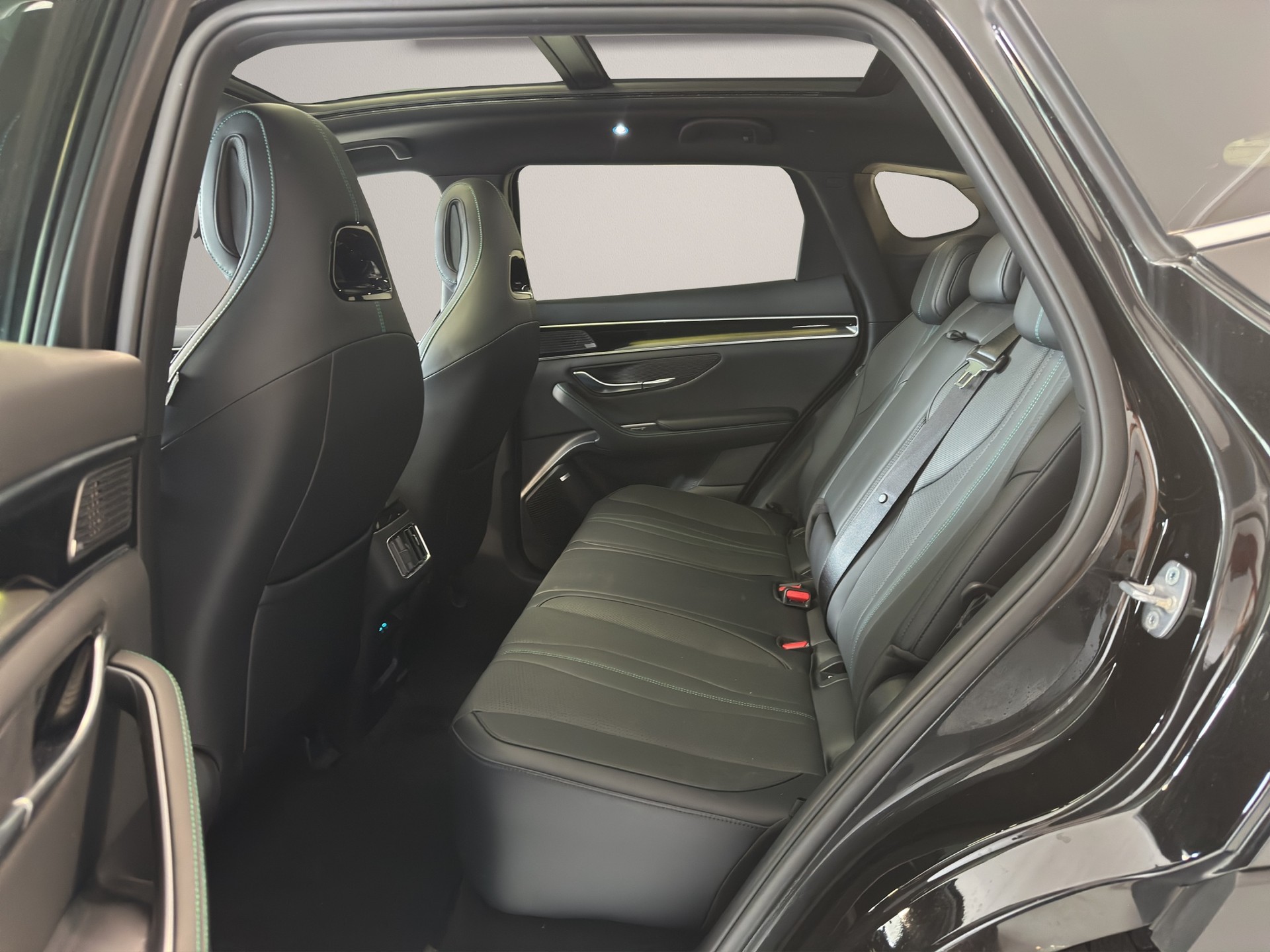 BYD Seal U DM-i Design AWD-image-10