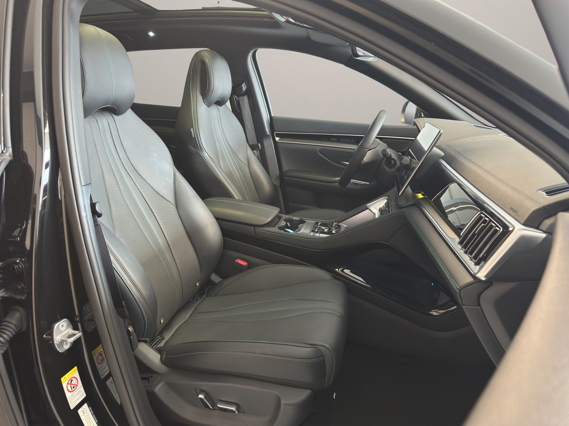 BYD Seal U DM-i Design AWD-image-9