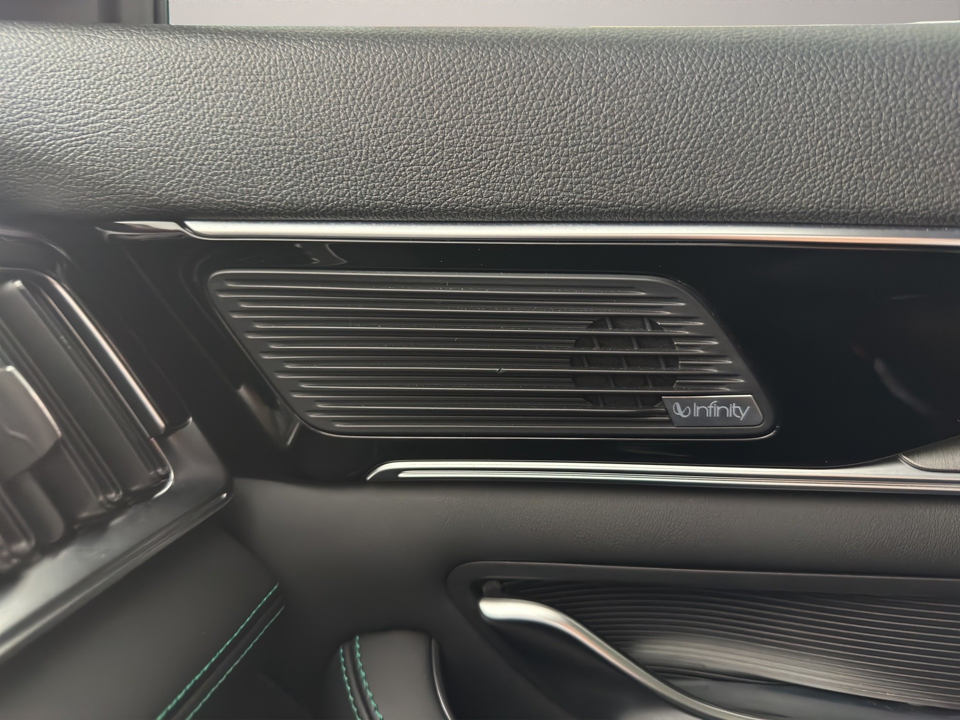 BYD Seal U DM-i Design AWD-image-21