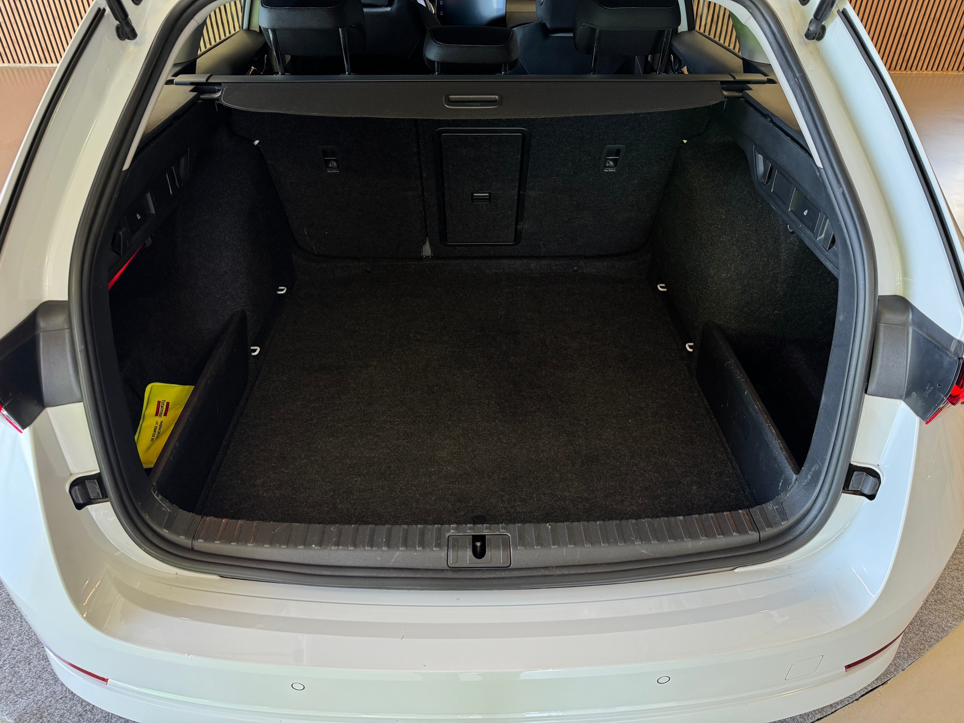 SKODA Octavia Combi 2.0 TDI Ambition 4x4 DSG-image-9