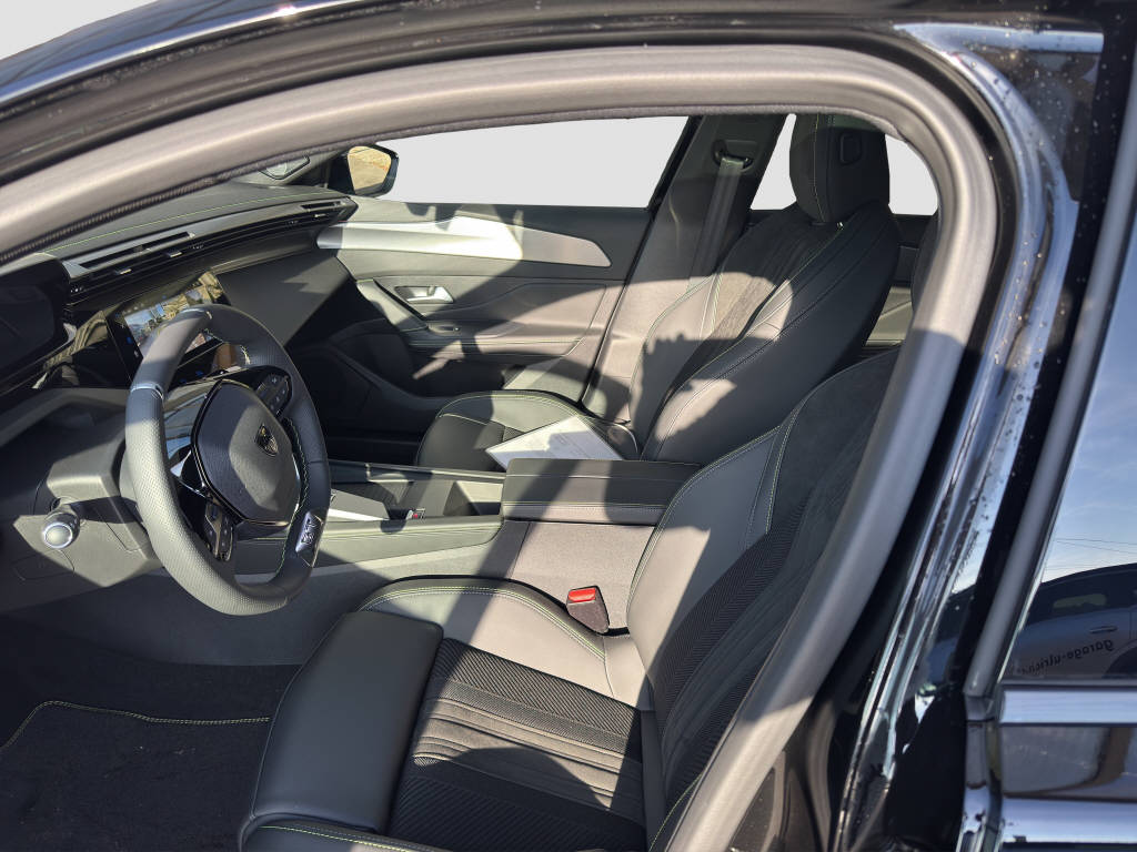 PEUGEOT 408 1.6 PHEV 225 GT-image-8