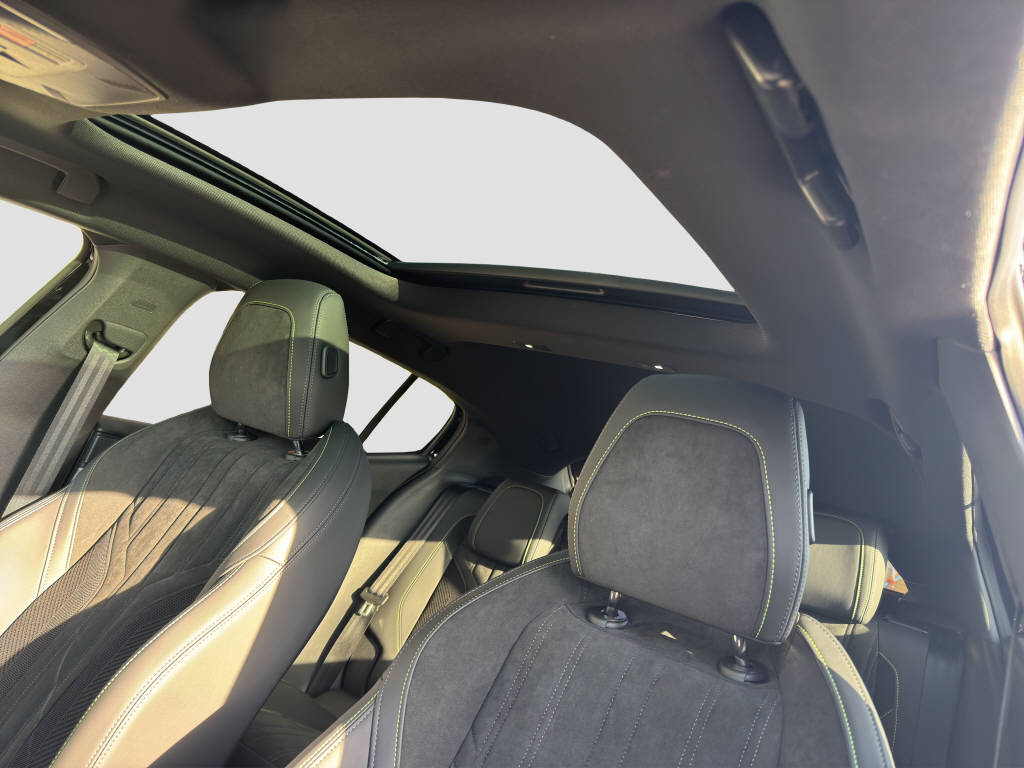 PEUGEOT 408 1.6 PHEV 225 GT-image-12