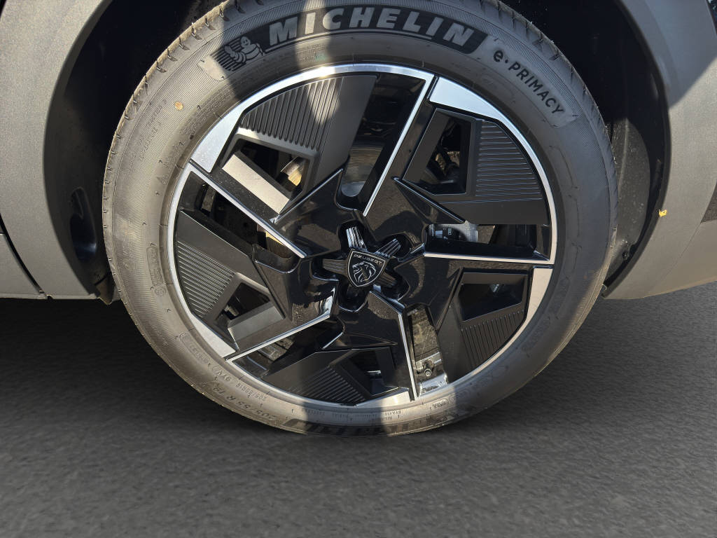 PEUGEOT 408 1.6 PHEV 225 GT-image-16
