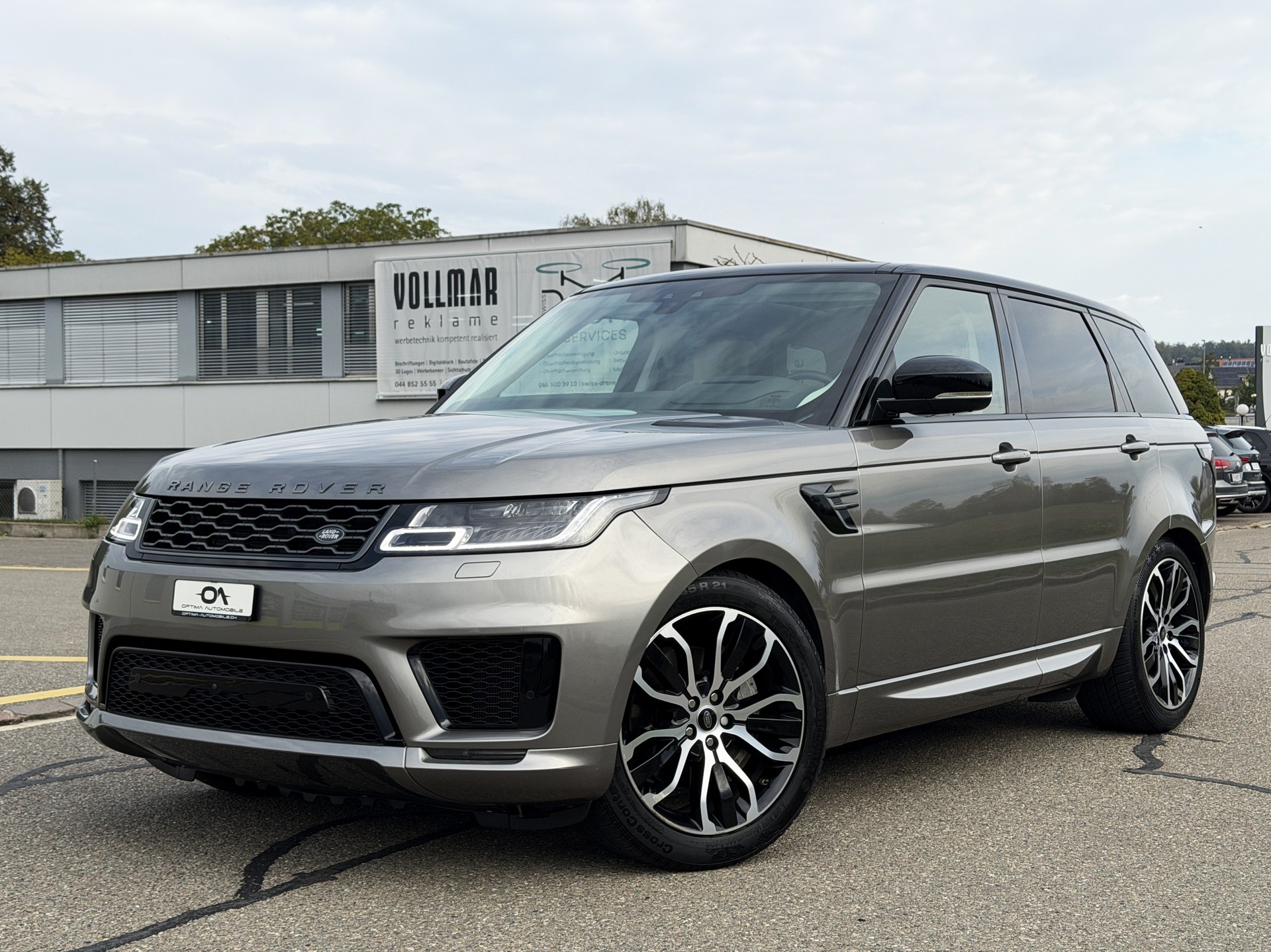 LAND ROVER Range Rover Sport D300 3.0D I6 MHEV HSE Dynamic 301PS - *1.HAND* - *VOLLAUSSTATTUNG* - *AHK 3500KG* - *GARANTIE*-image-1