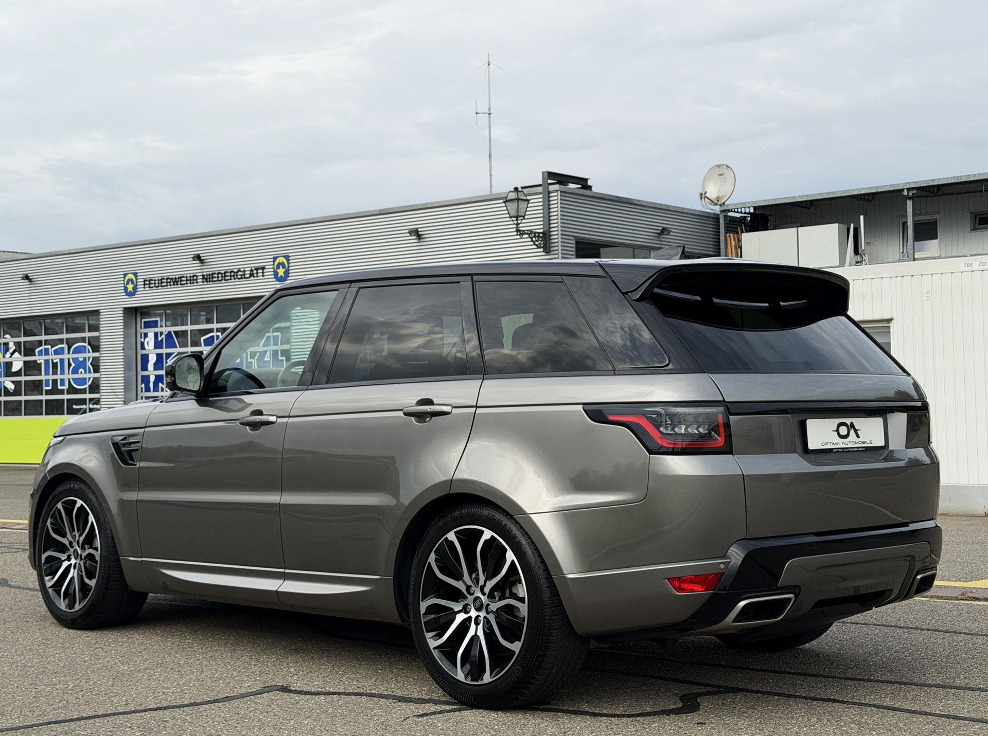 LAND ROVER Range Rover Sport D300 3.0D I6 MHEV HSE Dynamic 301PS - *1.HAND* - *VOLLAUSSTATTUNG* - *AHK 3500KG* - *GARANTIE*-image-3