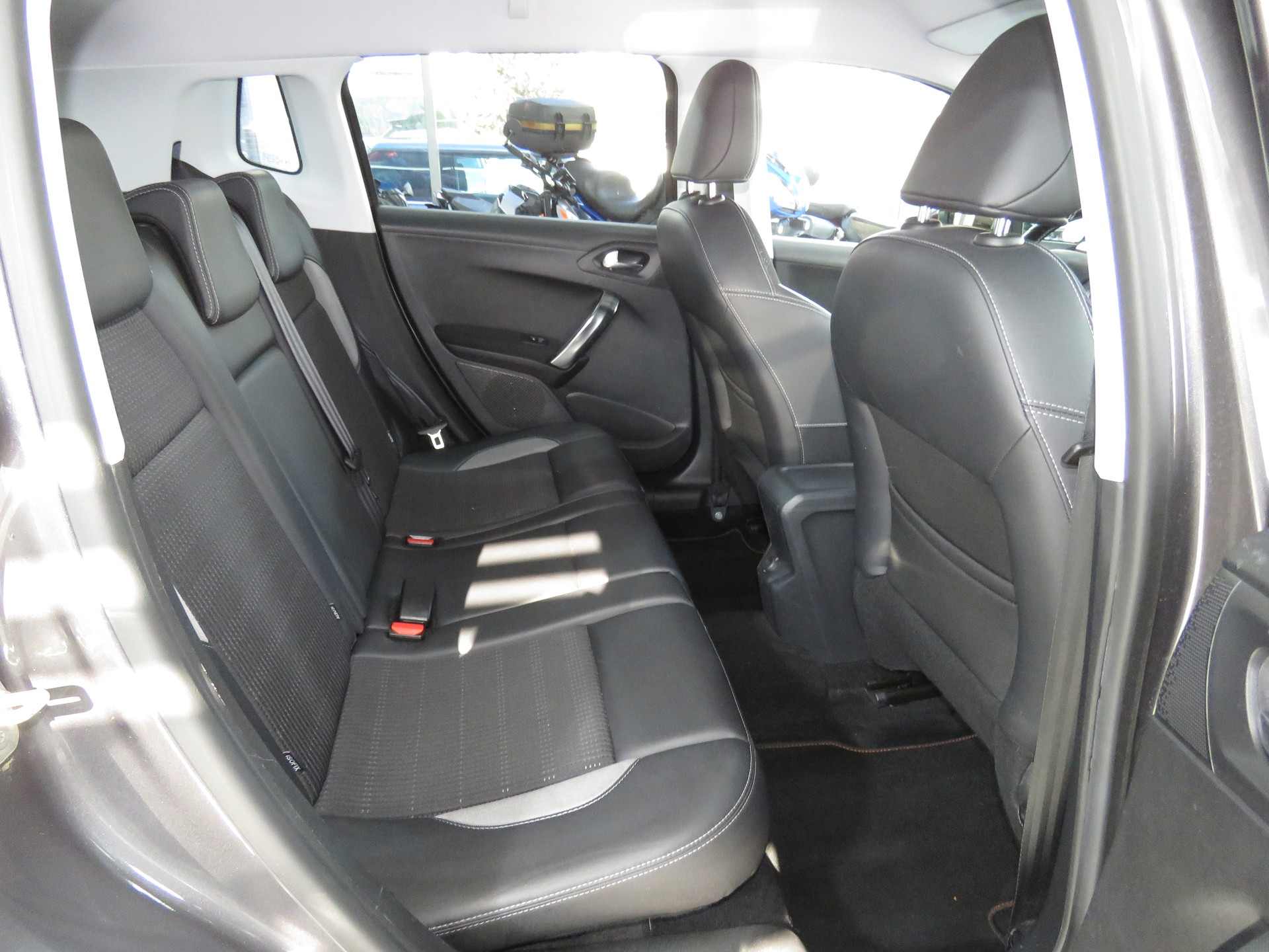 PEUGEOT 2008 1.6 VTI Allure Automatic-image-12