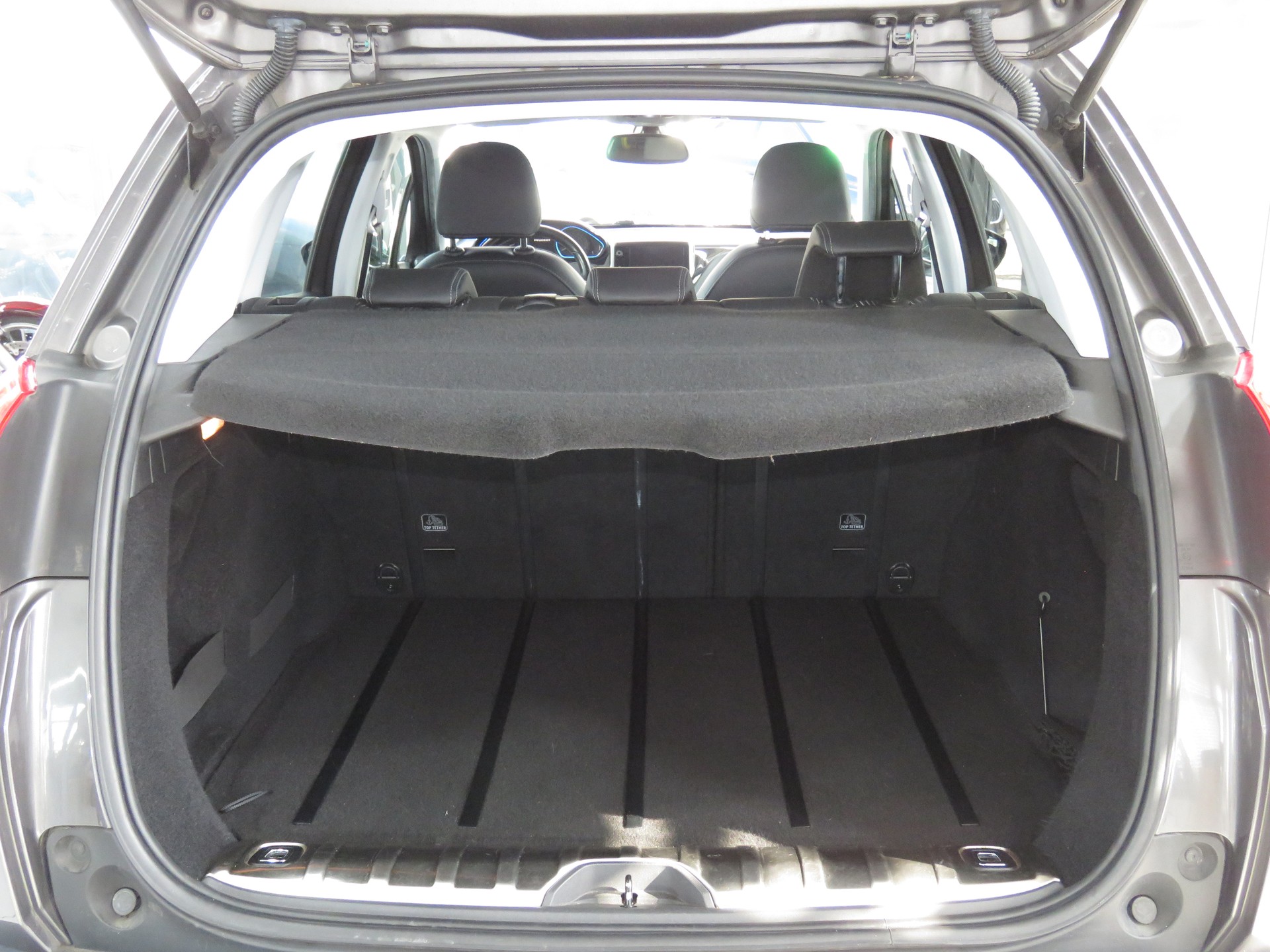 PEUGEOT 2008 1.6 VTI Allure Automatic-image-9
