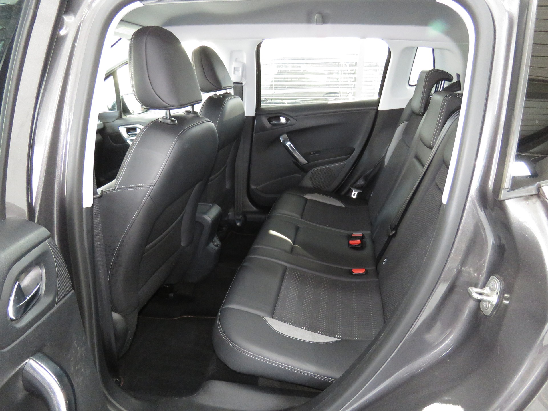 PEUGEOT 2008 1.6 VTI Allure Automatic-image-8